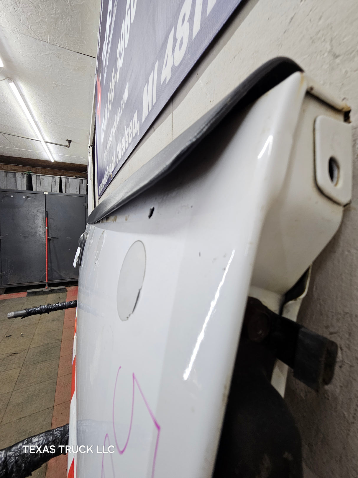 1999-2007 Chevrolet Silverado / GMC Sierra 1500 2500 3500 Tailgate