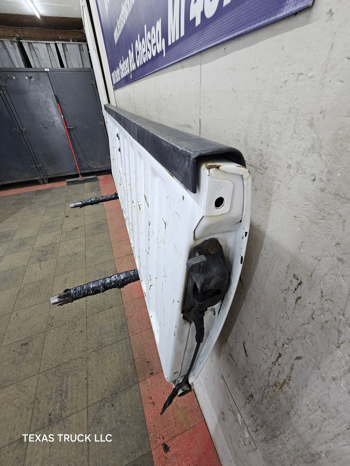 1999-2007 Chevrolet Silverado / GMC Sierra 1500 2500 3500 Tailgate