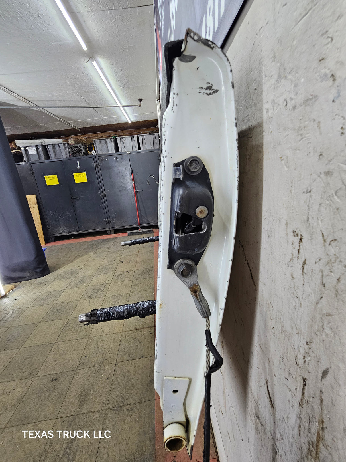 2007-2013 Chevrolet Silverado / GMC Sierra Tailgate 1500 2500 3500 HD