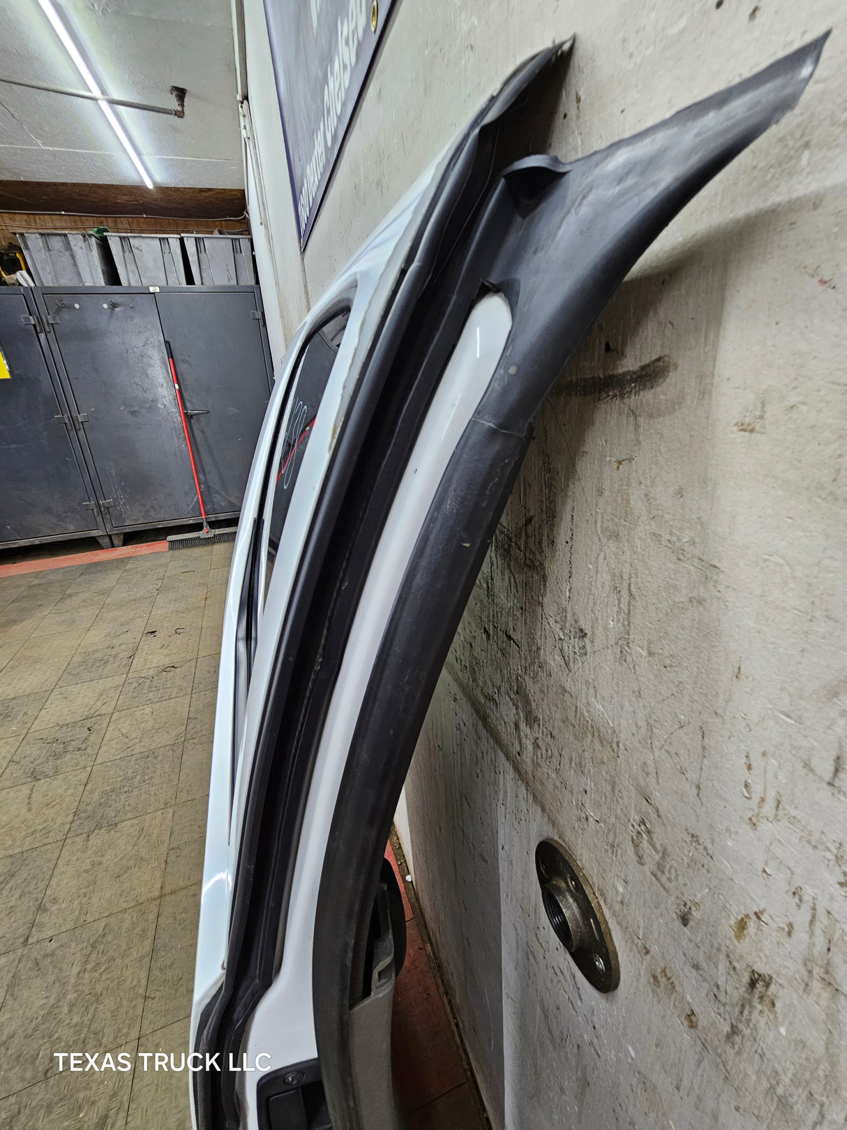 2007-2013 Chevrolet Silverado / GMC Sierra 1500 2500 3500 HD Passenger side Extended Cab RH Rear Door