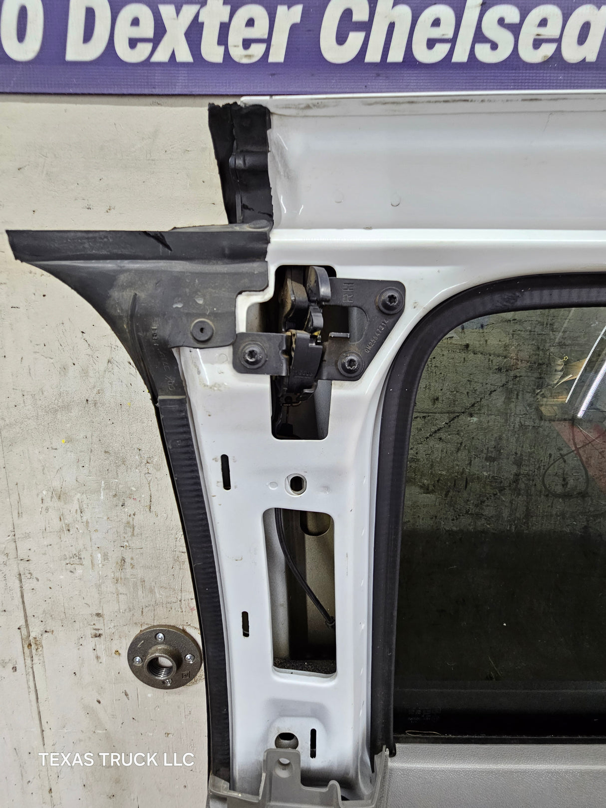 2007-2013 Chevrolet Silverado / GMC Sierra 1500 2500 3500 HD Passenger side Extended Cab RH Rear Door