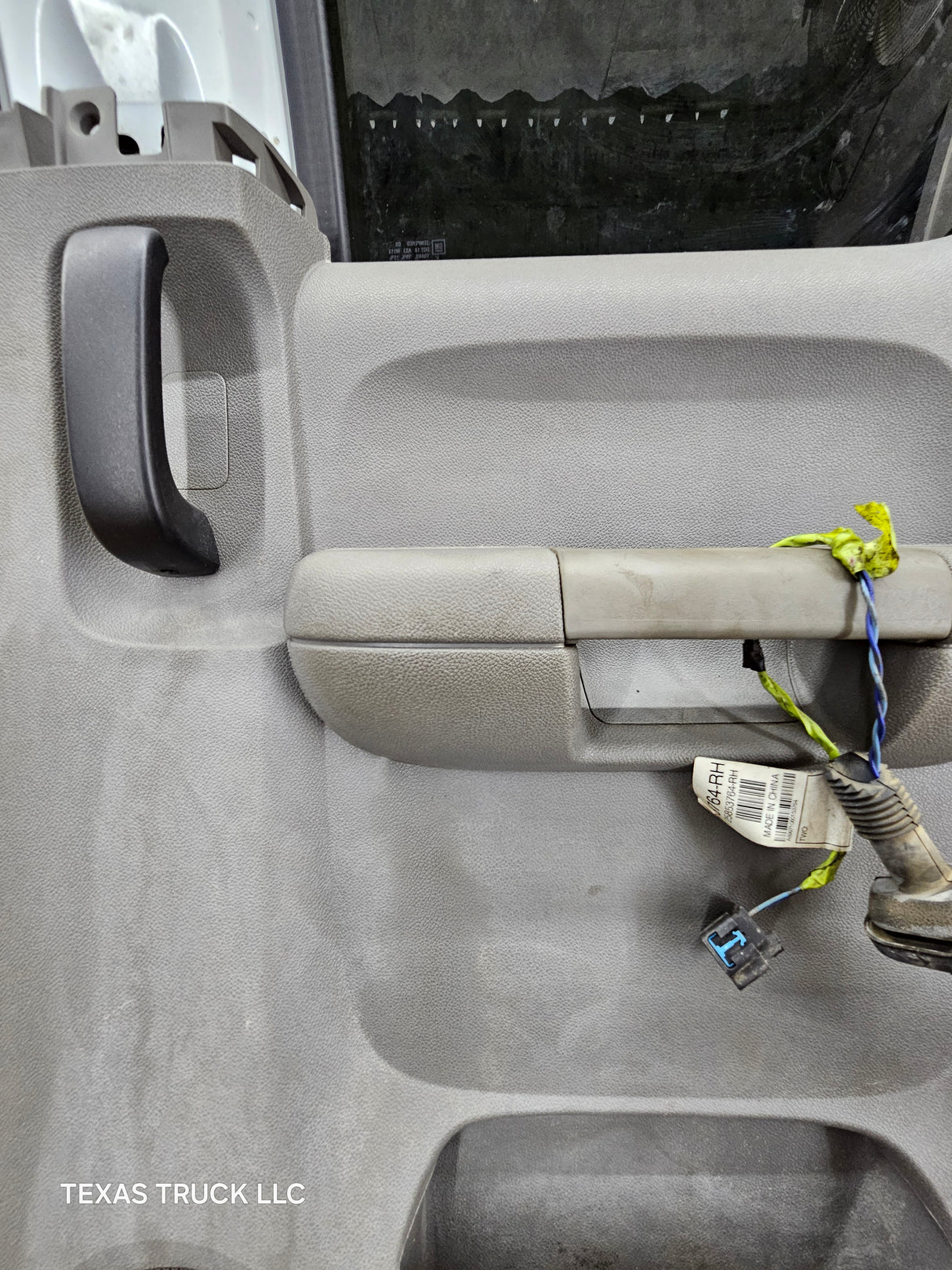 2007-2013 Chevrolet Silverado / GMC Sierra 1500 2500 3500 HD Passenger side Extended Cab RH Rear Door