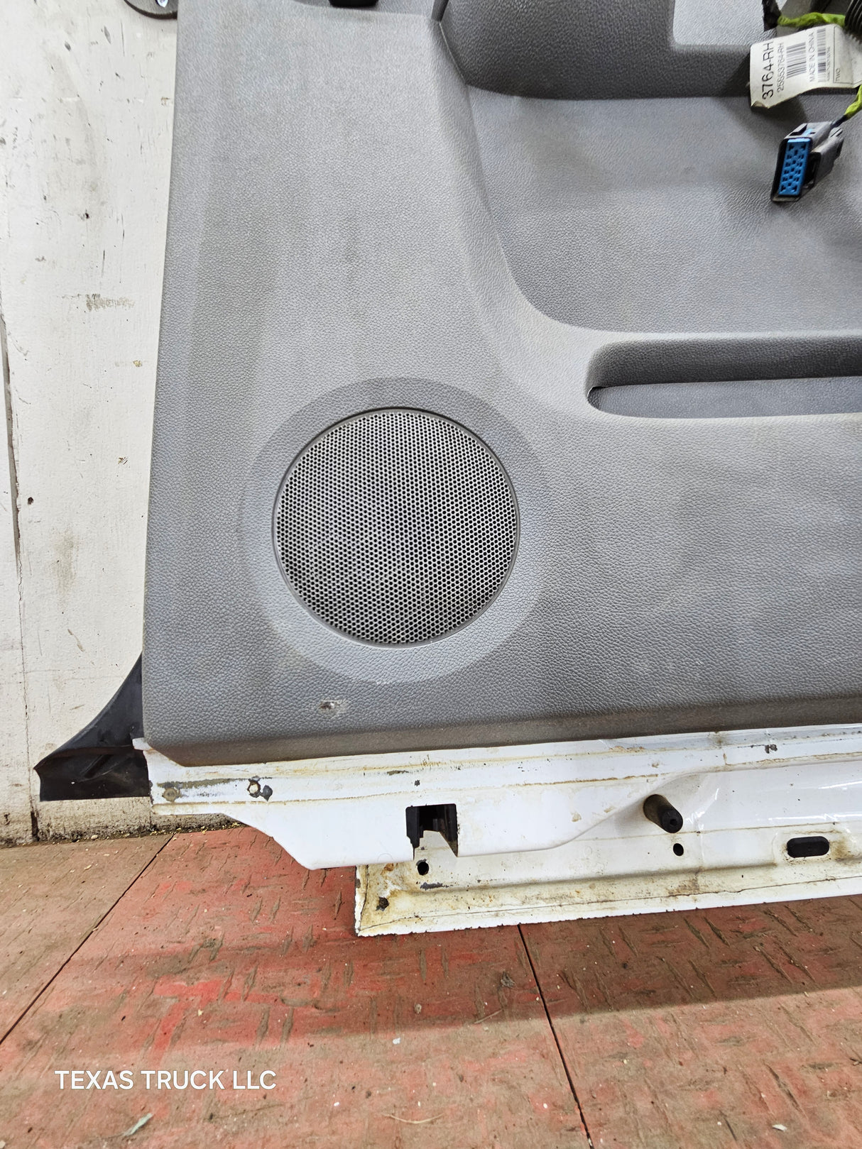 2007-2013 Chevrolet Silverado / GMC Sierra 1500 2500 3500 HD Passenger side Extended Cab RH Rear Door