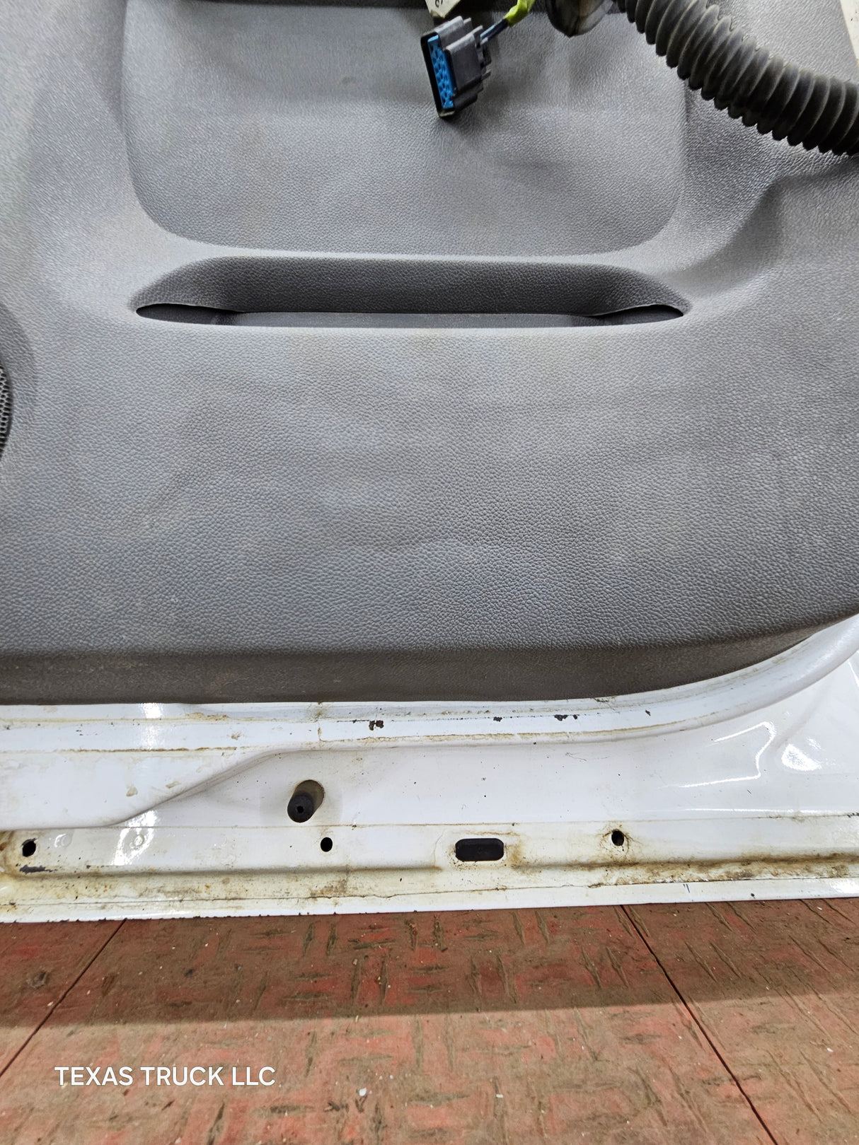 2007-2013 Chevrolet Silverado / GMC Sierra 1500 2500 3500 HD Passenger side Extended Cab RH Rear Door