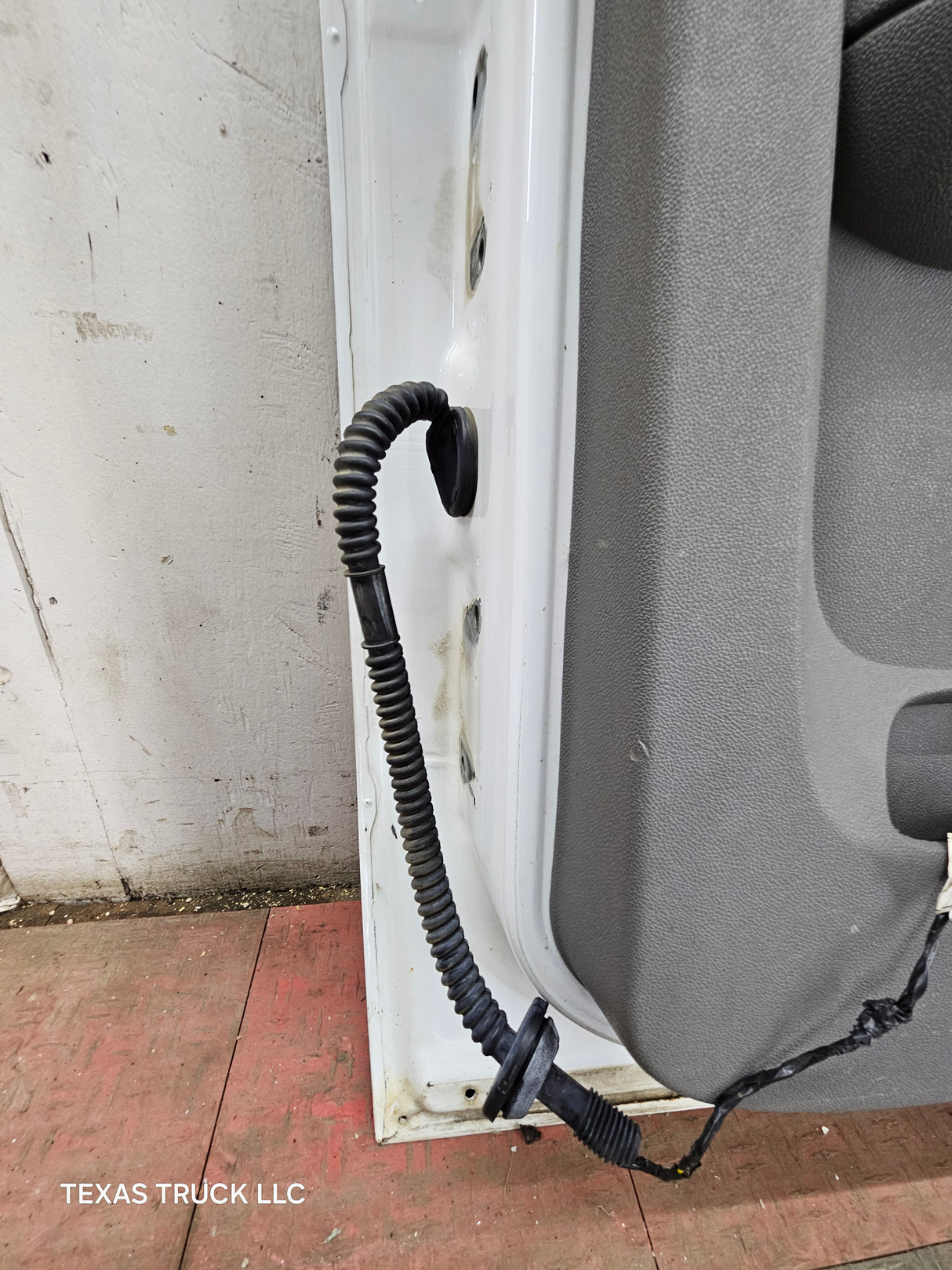 2007-2013 Chevrolet Silverado / GMC Sierra 1500 2500 3500 HD Driver Side Extended Cab LH Rear Door