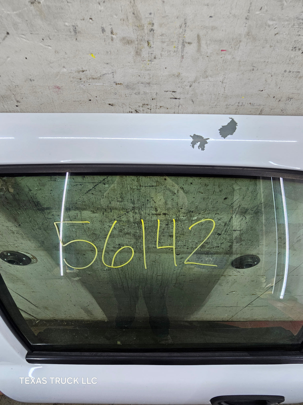 1999-2007 Chevrolet Silverado / GMC Sierra 1500 2500 3500 HD Rear Driver side LH Crew Cab rear door