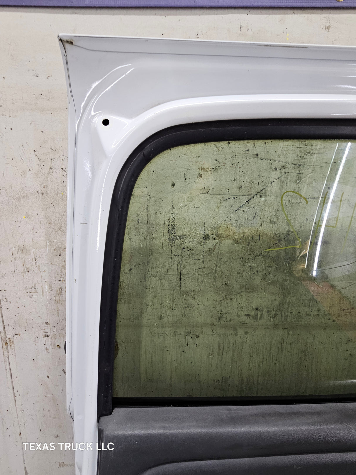 1999-2007 Chevrolet Silverado / GMC Sierra 1500 2500 3500 HD Rear Driver side LH Crew Cab rear door