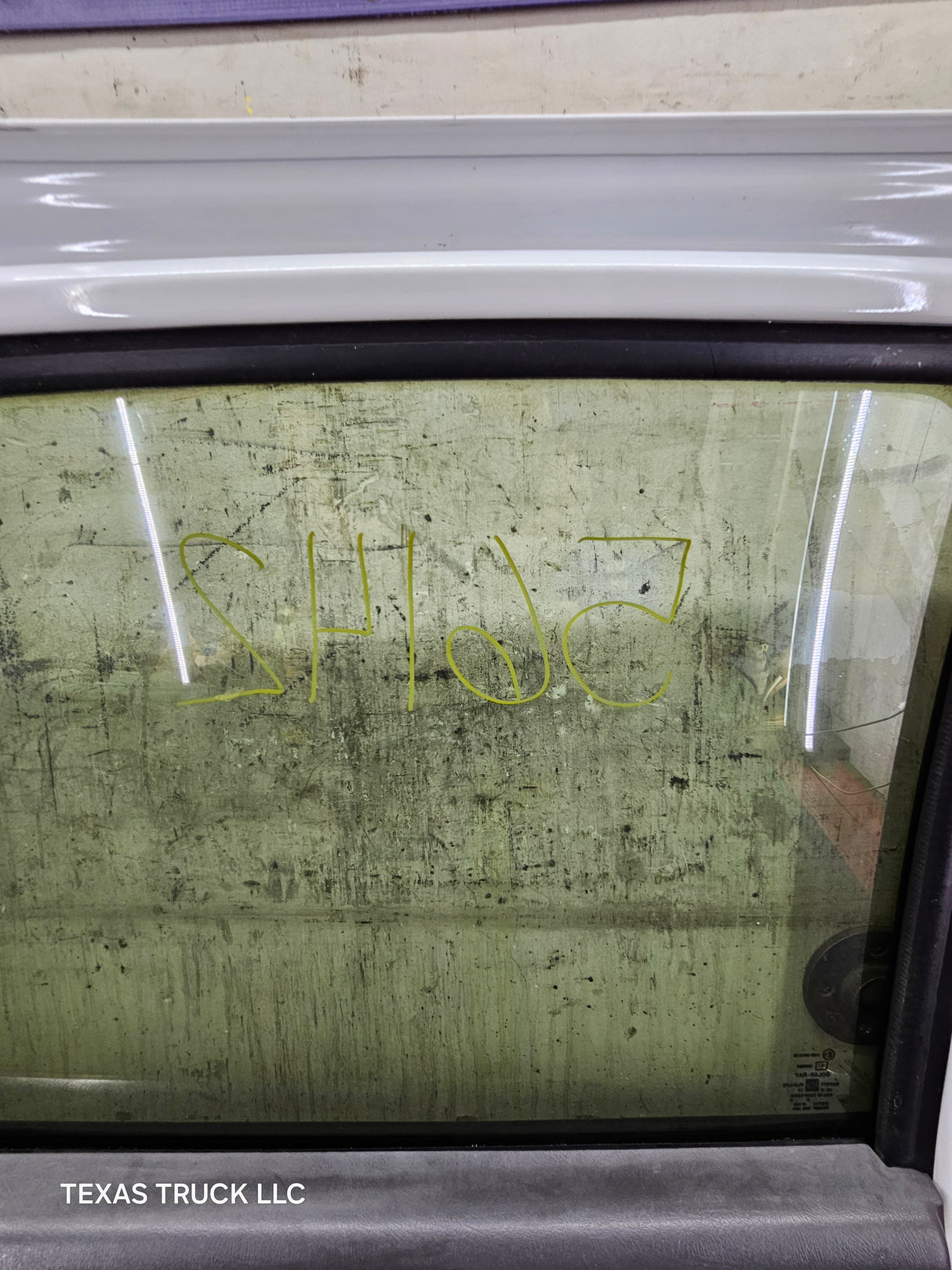 1999-2007 Chevrolet Silverado / GMC Sierra 1500 2500 3500 HD Rear Driver side LH Crew Cab rear door