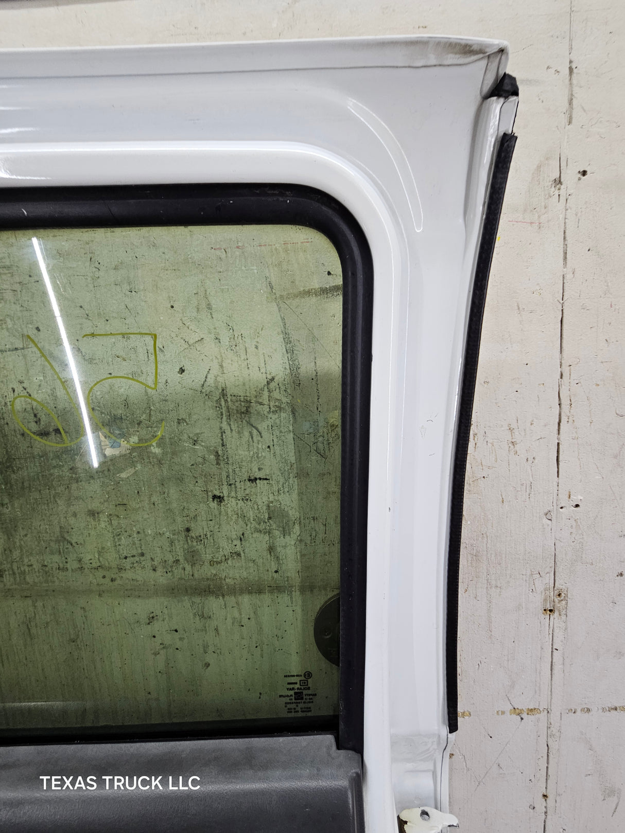 1999-2007 Chevrolet Silverado / GMC Sierra 1500 2500 3500 HD Rear Driver side LH Crew Cab rear door