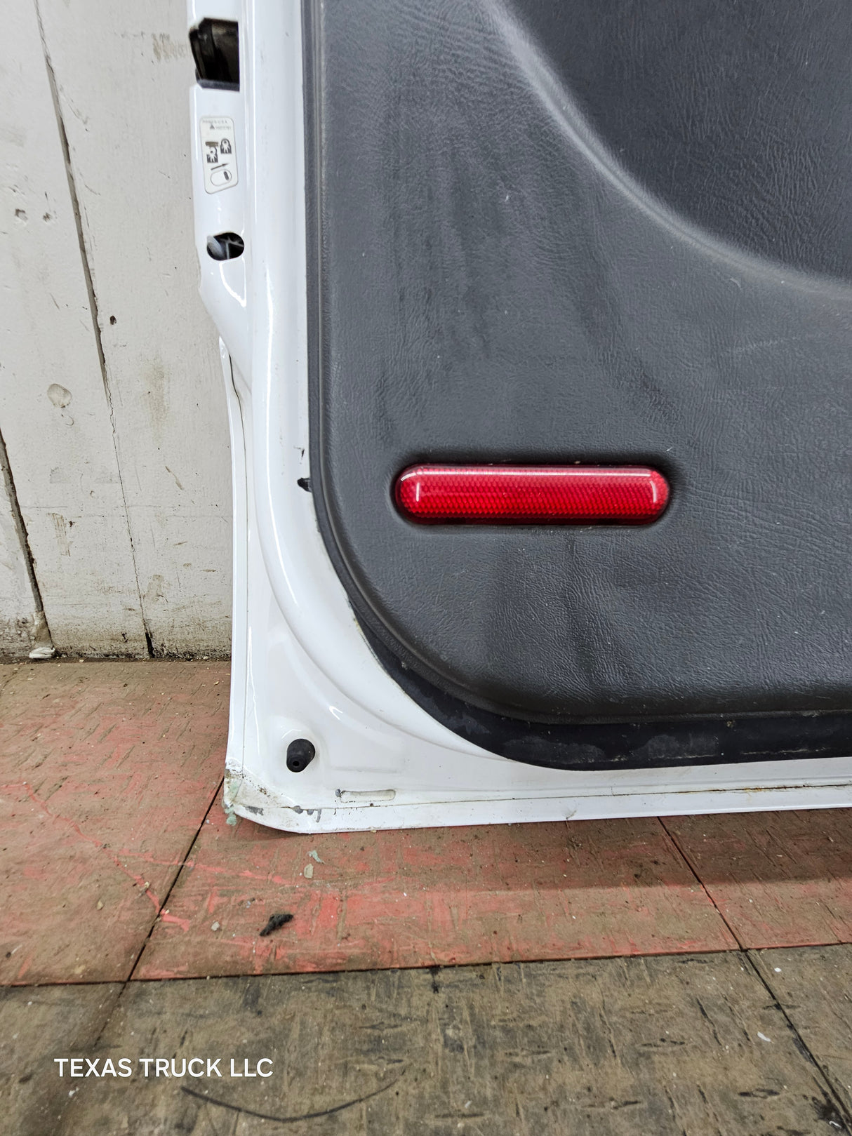 1999-2007 Chevrolet Silverado / GMC Sierra 1500 2500 3500 HD Rear Driver side LH Crew Cab rear door