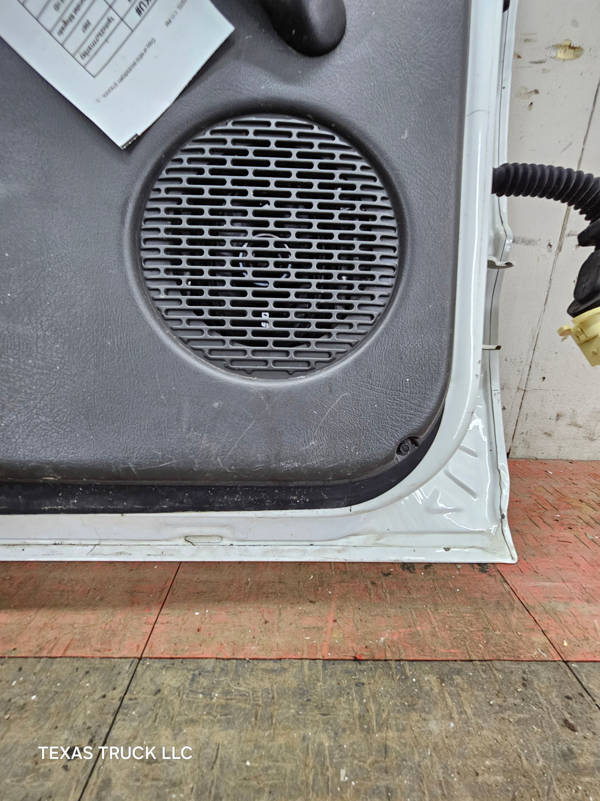 1999-2007 Chevrolet Silverado / GMC Sierra 1500 2500 3500 HD Rear Driver side LH Crew Cab rear door