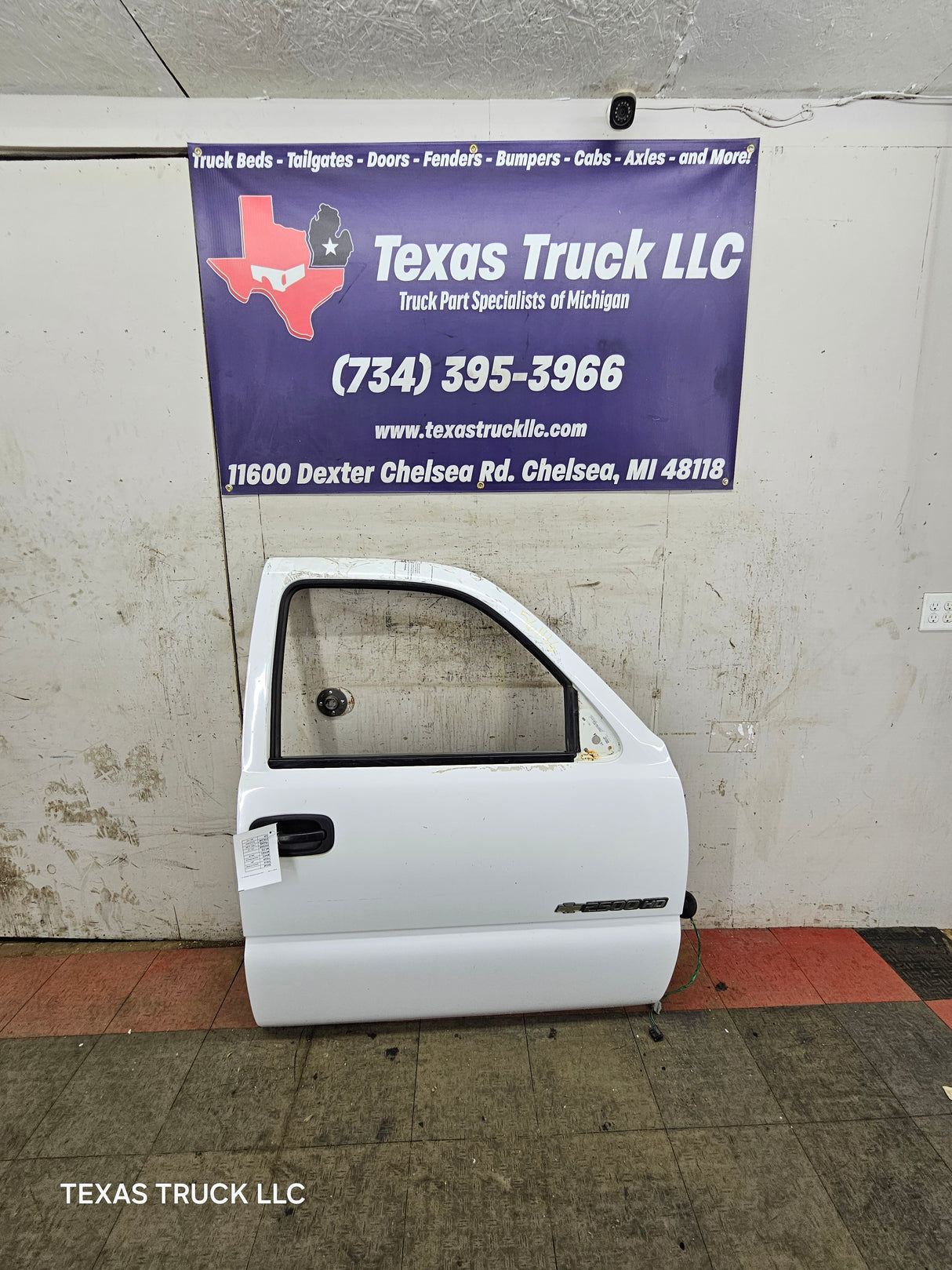 1999-2006 Chevrolet Silverado / GMC Sierra 1500 2500 3500 HD Front Passenger side Door RH