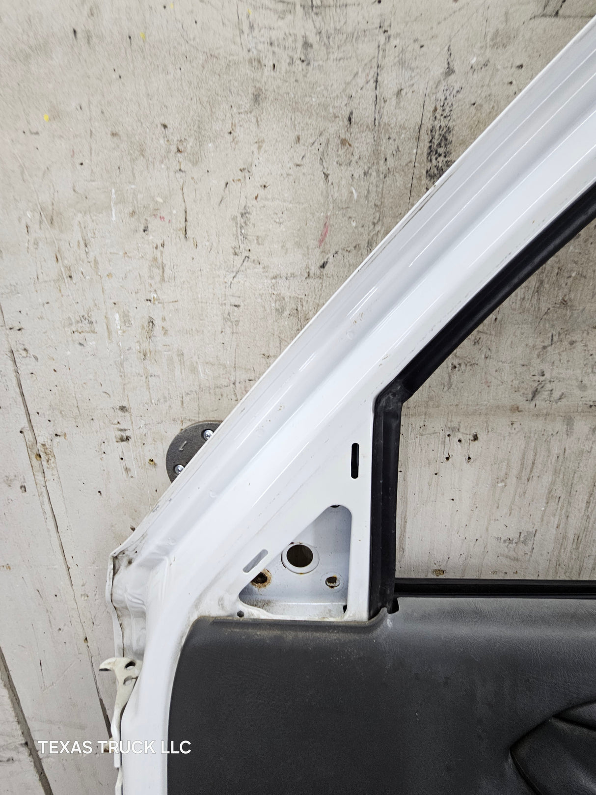 1999-2006 Chevrolet Silverado / GMC Sierra 1500 2500 3500 HD Front Passenger side Door RH