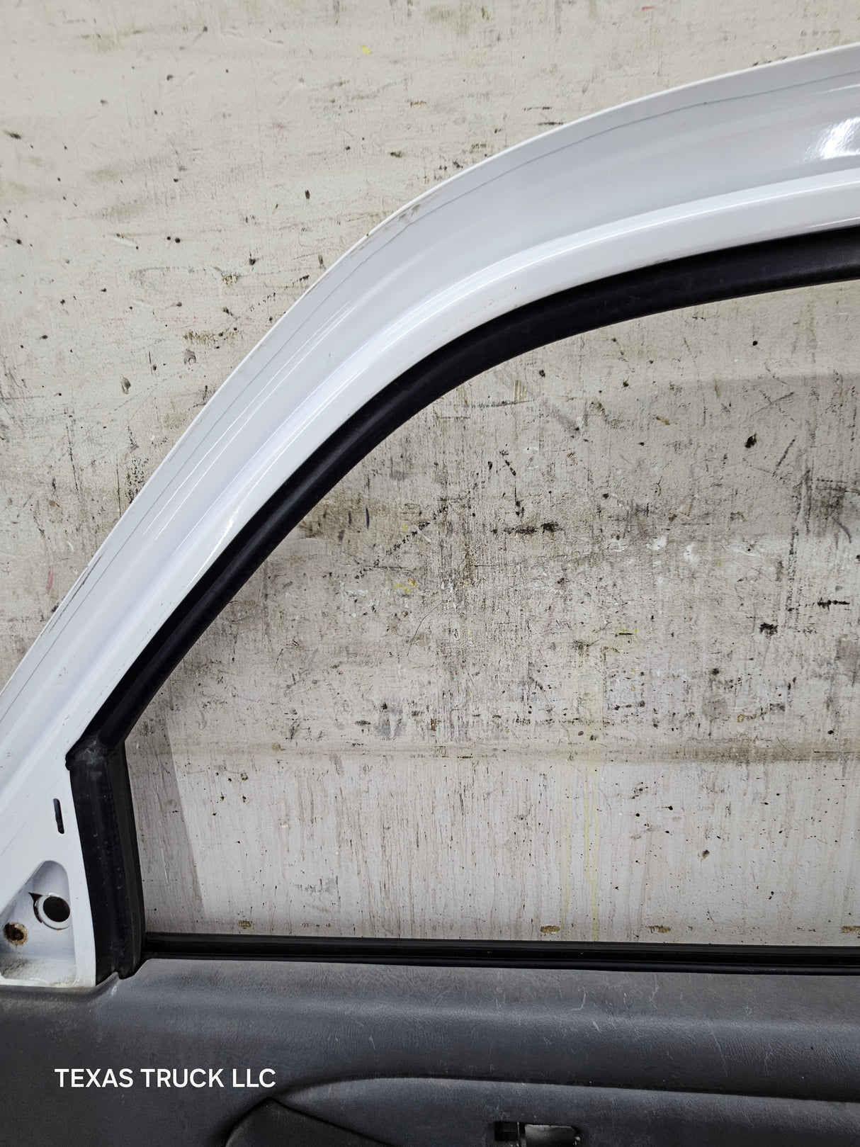 1999-2006 Chevrolet Silverado / GMC Sierra 1500 2500 3500 HD Front Passenger side Door RH