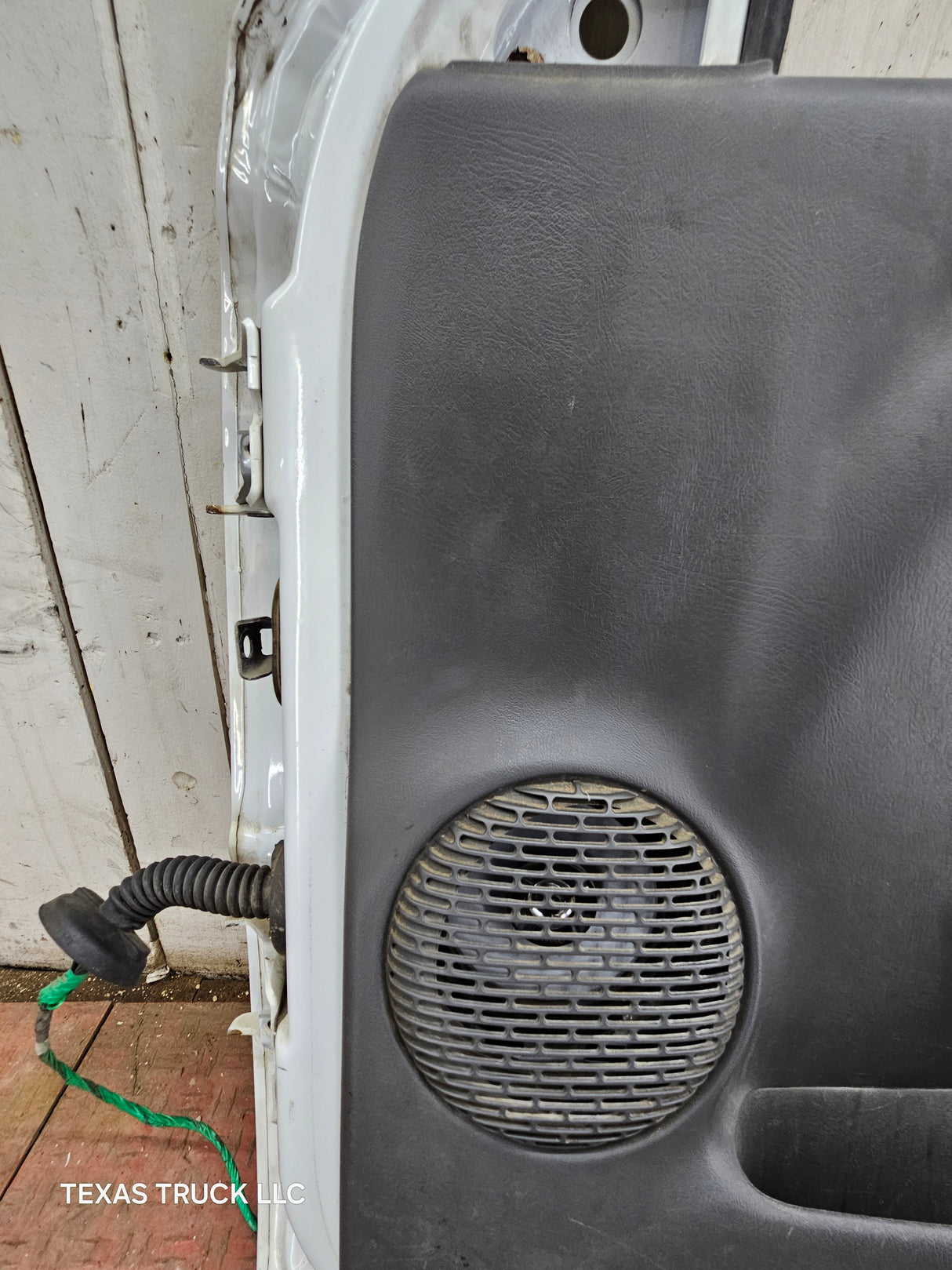 1999-2006 Chevrolet Silverado / GMC Sierra 1500 2500 3500 HD Front Passenger side Door RH