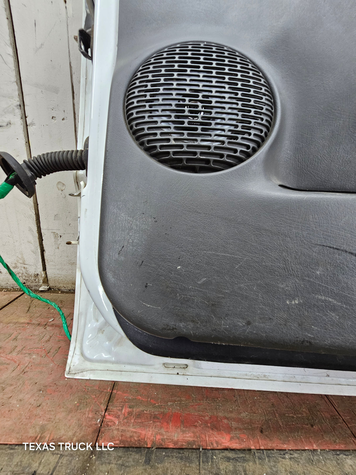 1999-2006 Chevrolet Silverado / GMC Sierra 1500 2500 3500 HD Front Passenger side Door RH