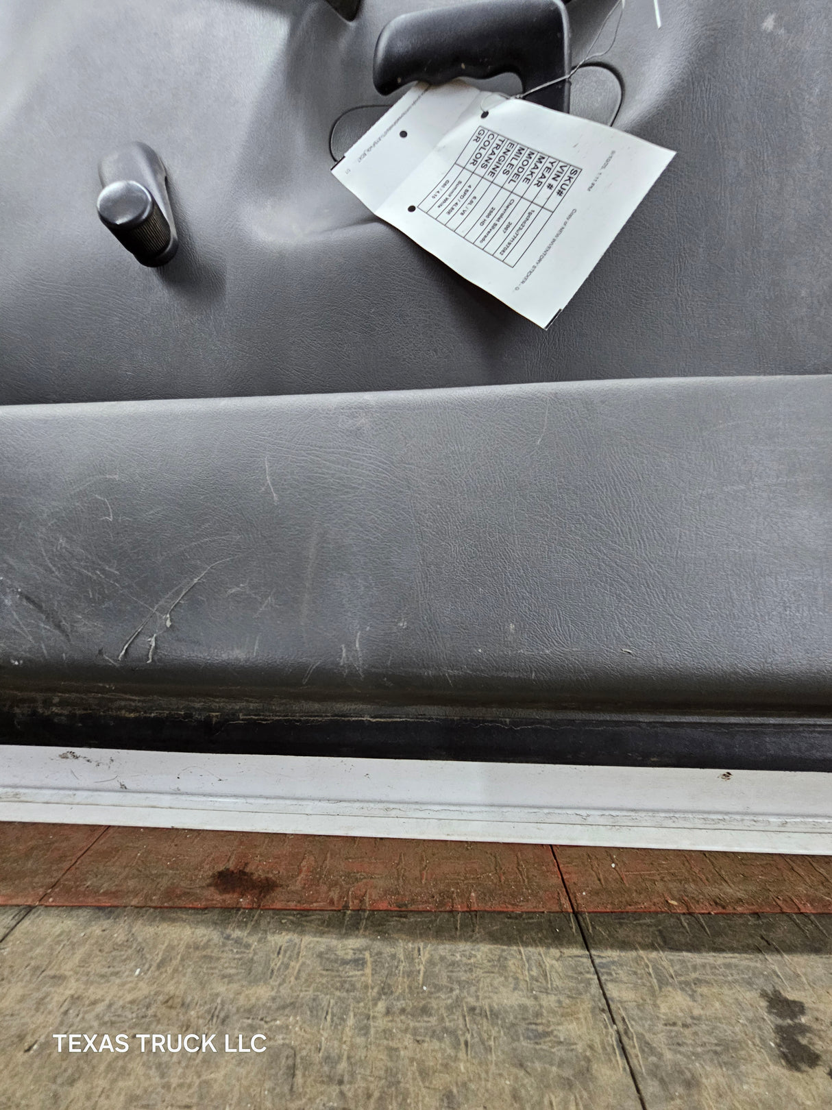 1999-2006 Chevrolet Silverado / GMC Sierra 1500 2500 3500 HD Front Passenger side Door RH