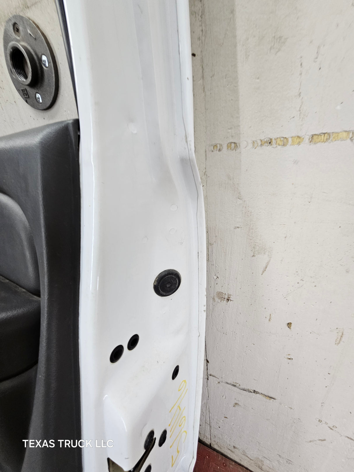 1999-2006 Chevrolet Silverado / GMC Sierra 1500 2500 3500 HD Front Passenger side Door RH