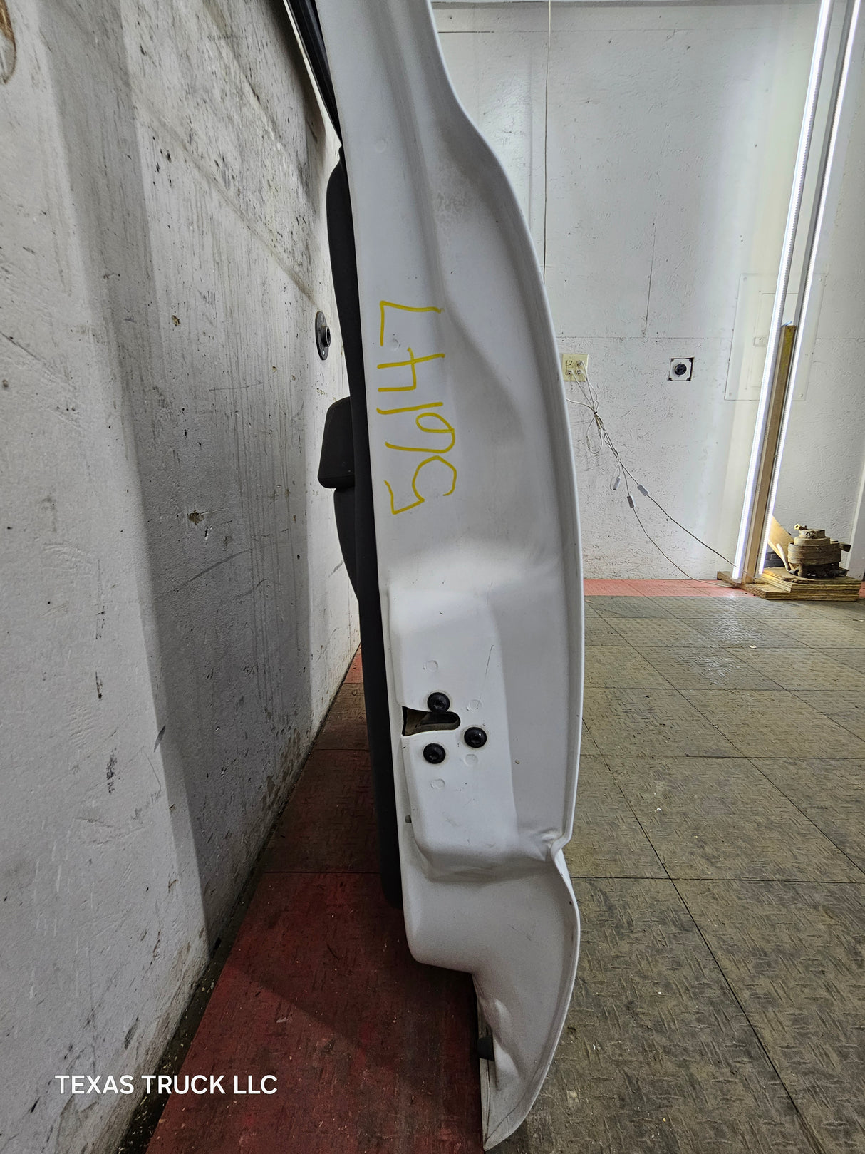 1999-2006 Chevrolet Silverado / GMC Sierra 1500 2500 3500 HD Rear Passenger side Crew Cab rear door RH