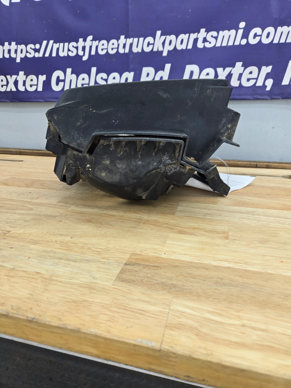 2008-2010 Ford Super Duty F250 F350 F450 F550 RH Passenger Side Sealed Beam Halogen Head Light & Marker Light Bucket 7C34-13100-A