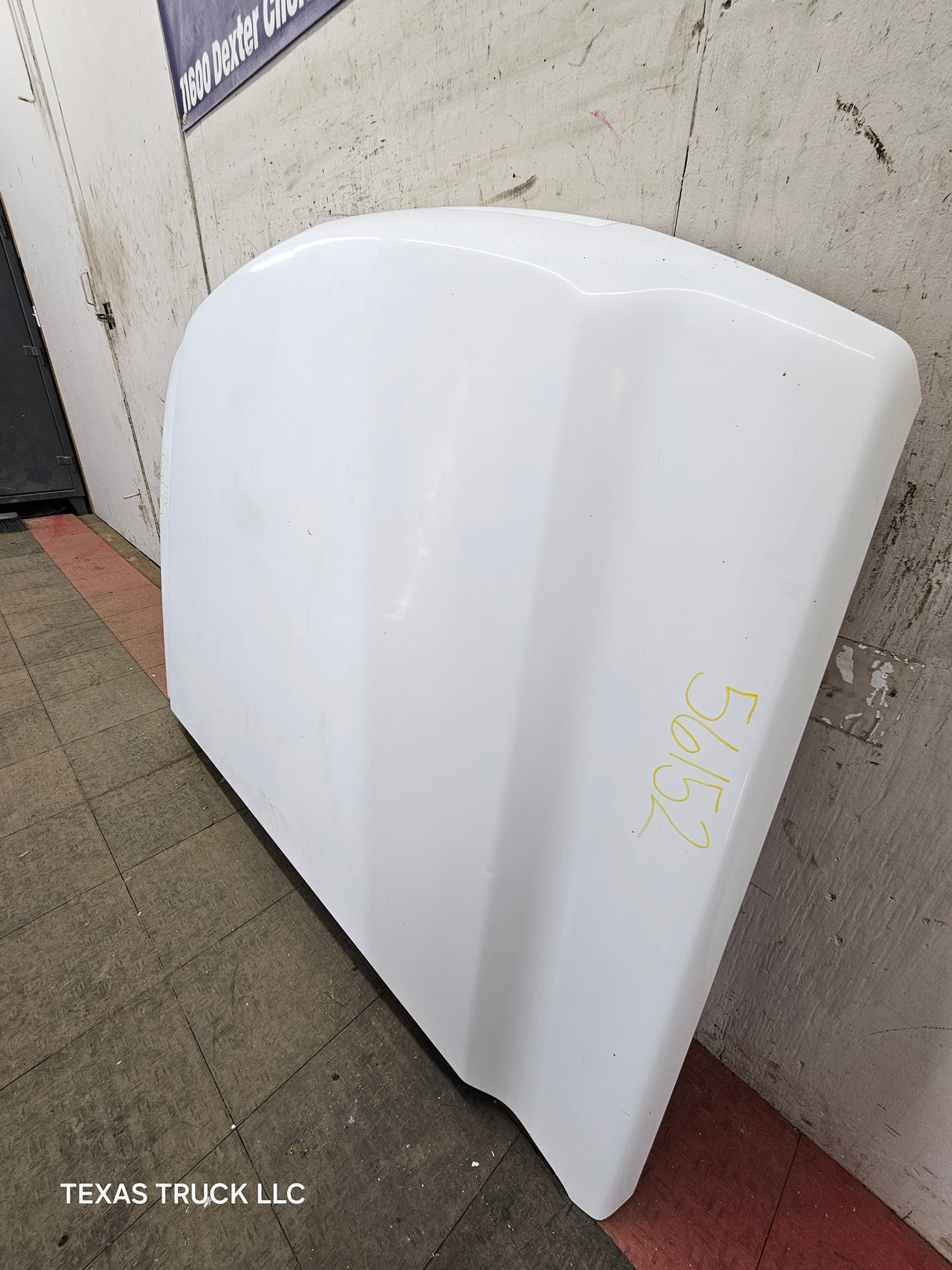 2003-2006 Chevrolet Silverado 1500 2500 'Cateye' Hood - Summit White