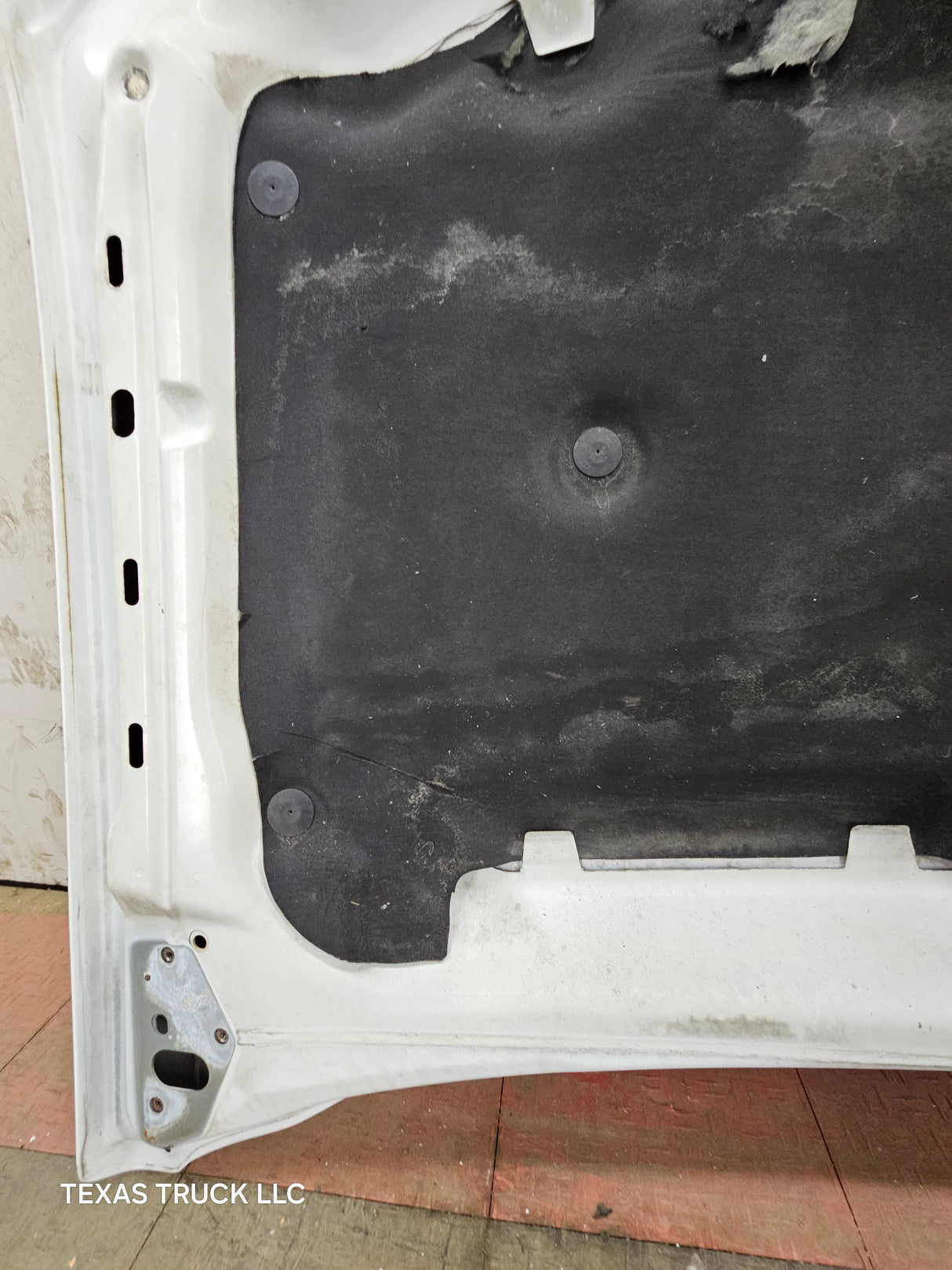 2003-2006 Chevrolet Silverado 1500 2500 'Cateye' Hood - Summit White