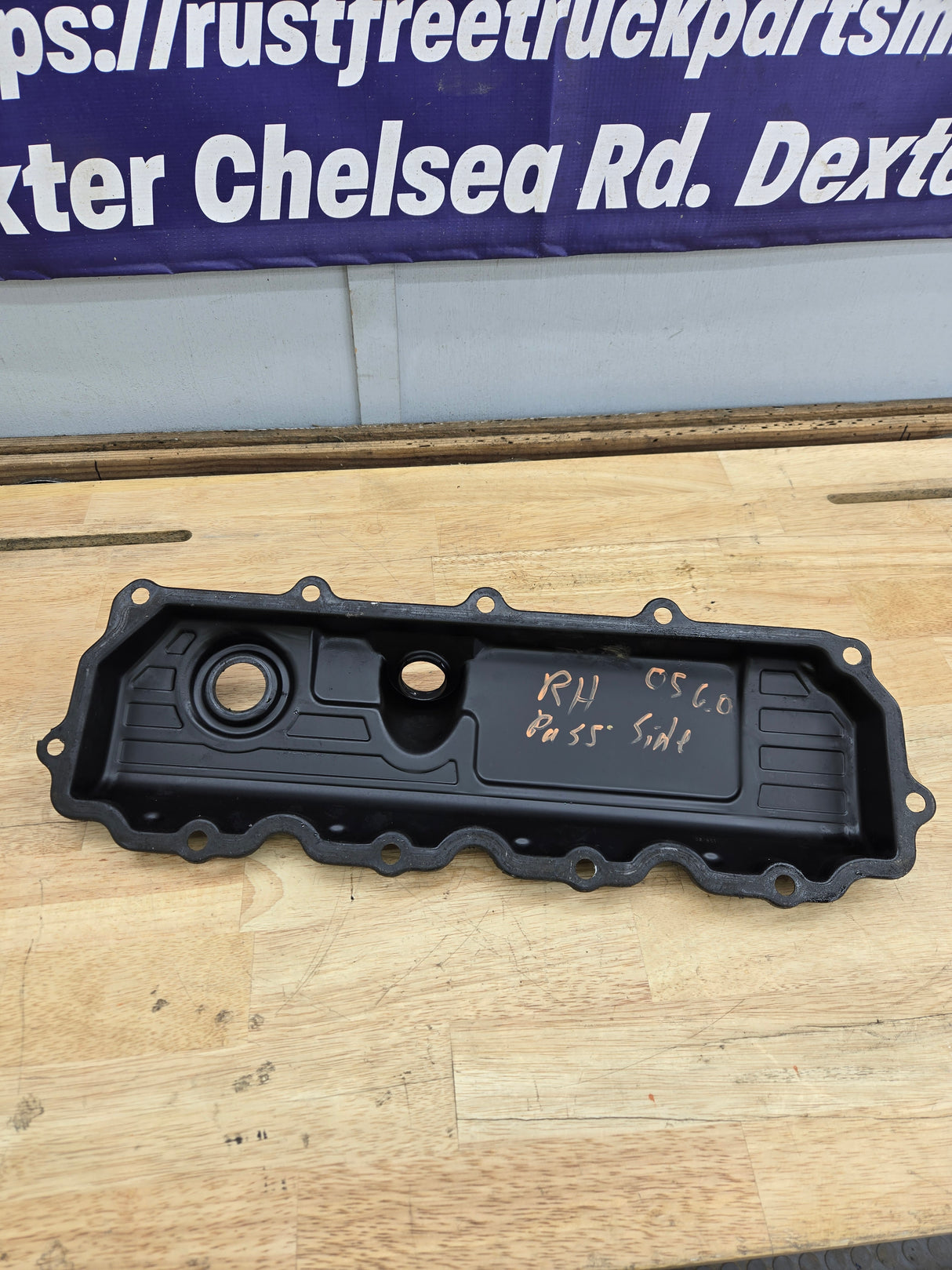 2004.5-2007 Ford 6.0L Power Stroke Passenger Side Valve Cover 1858581C1