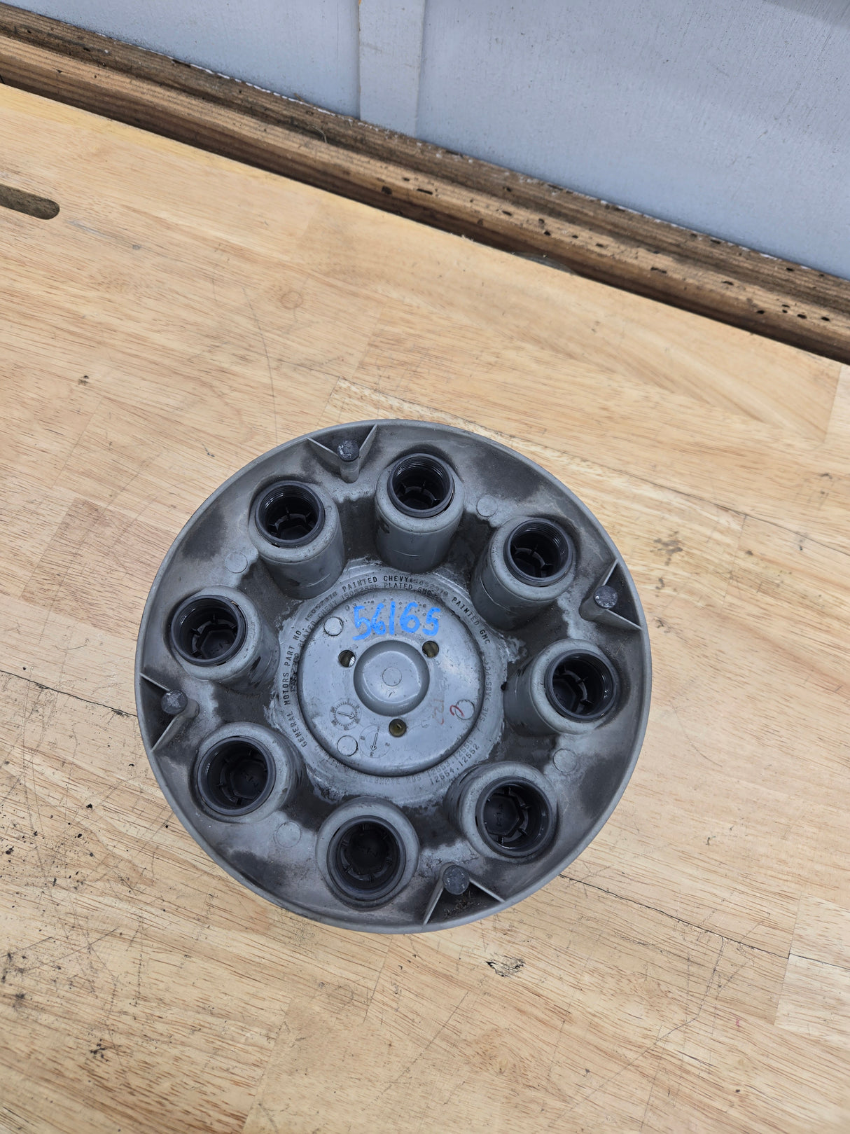 1999-2006 OEM Chevrolet Silverado 8 Lug Wheel Center Hub Cap Lug Cover