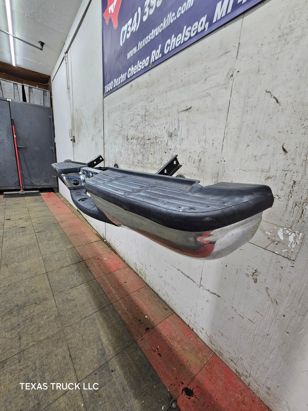 1999-2007 Ford Super Duty F250 F350 F450 F550 Chrome Rear Bumper