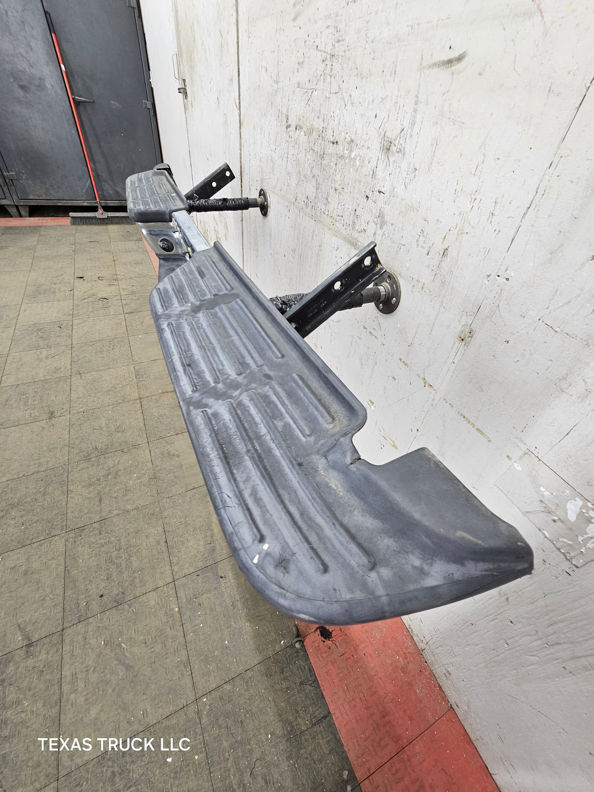 1999-2007 Ford Super Duty F250 F350 F450 F550 Chrome Rear Bumper