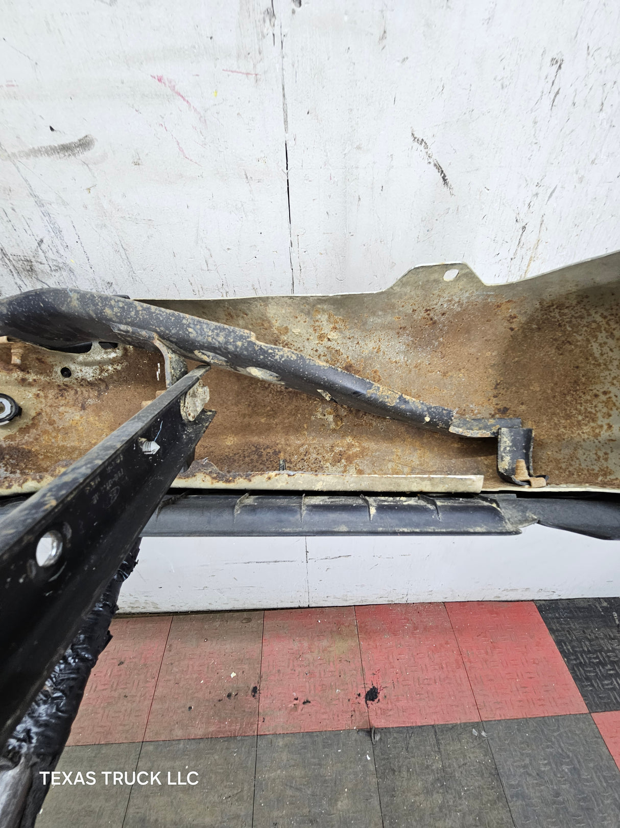 1999-2007 Ford Super Duty F250 F350 F450 F550 Chrome Rear Bumper