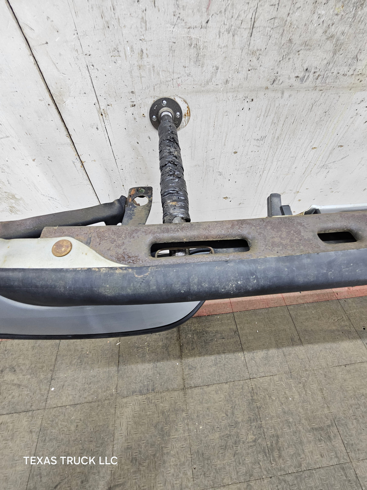 1999-2007 Chevrolet Silverado / GMC Sierra 1500 Rear Bumper