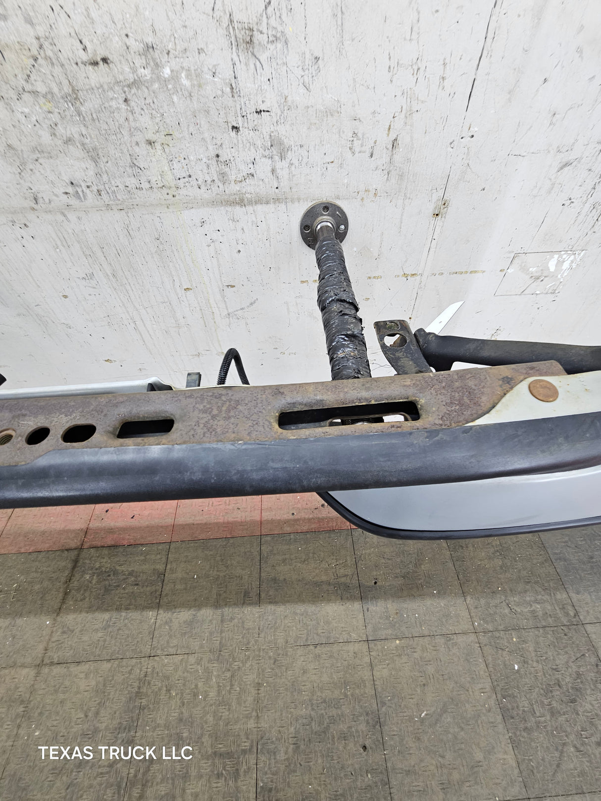 1999-2007 Chevrolet Silverado / GMC Sierra 1500 Rear Bumper