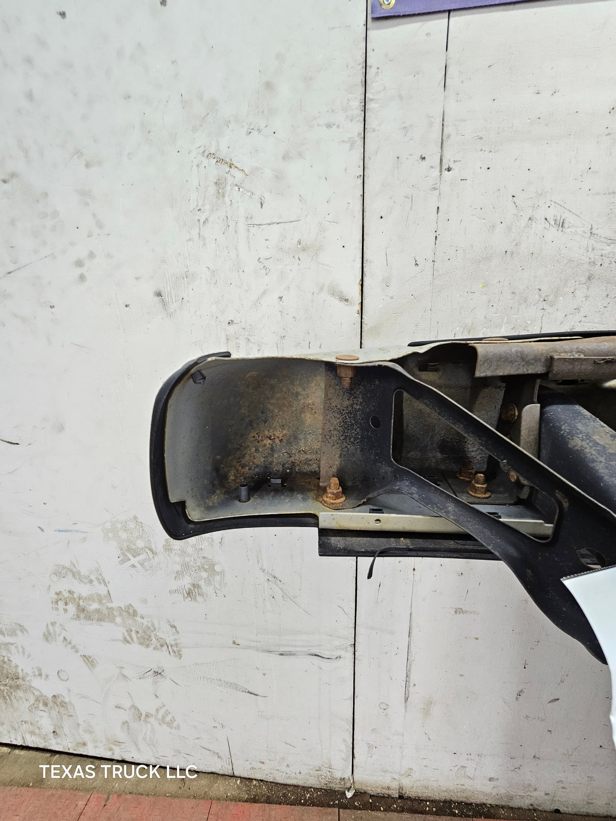 1999-2007 Chevrolet Silverado / GMC Sierra 1500 Rear Bumper