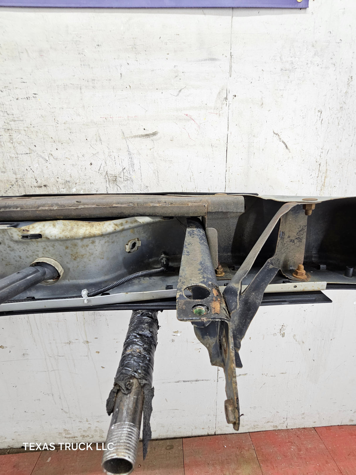 1999-2007 Chevrolet Silverado / GMC Sierra 1500 Rear Bumper