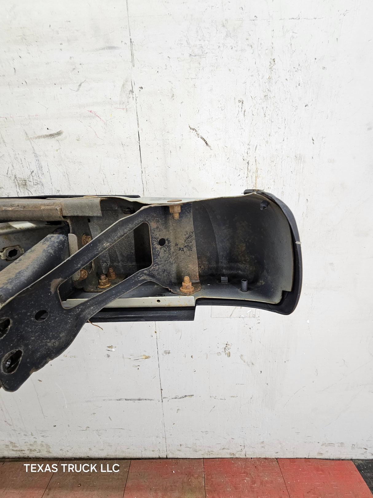 1999-2007 Chevrolet Silverado / GMC Sierra 1500 Rear Bumper