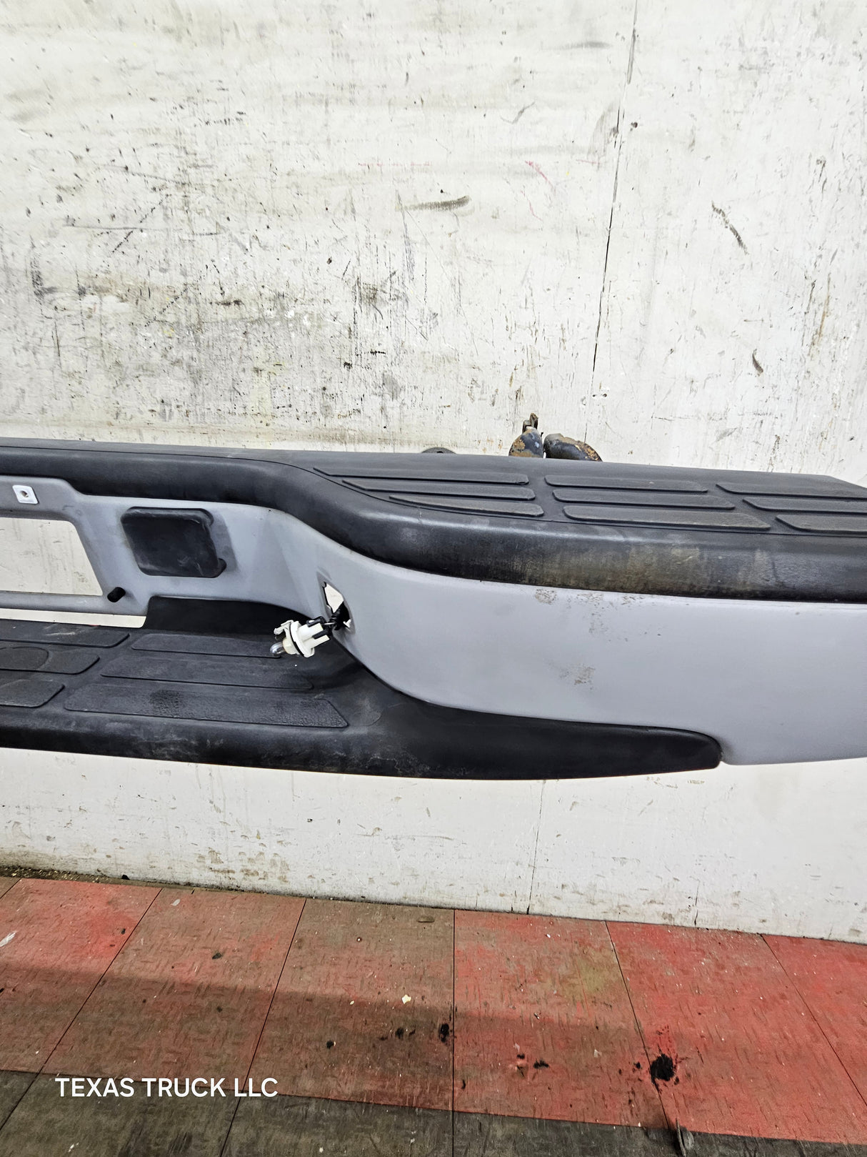 1999-2007 Chevrolet Silverado / GMC Sierra 1500 Rear Bumper