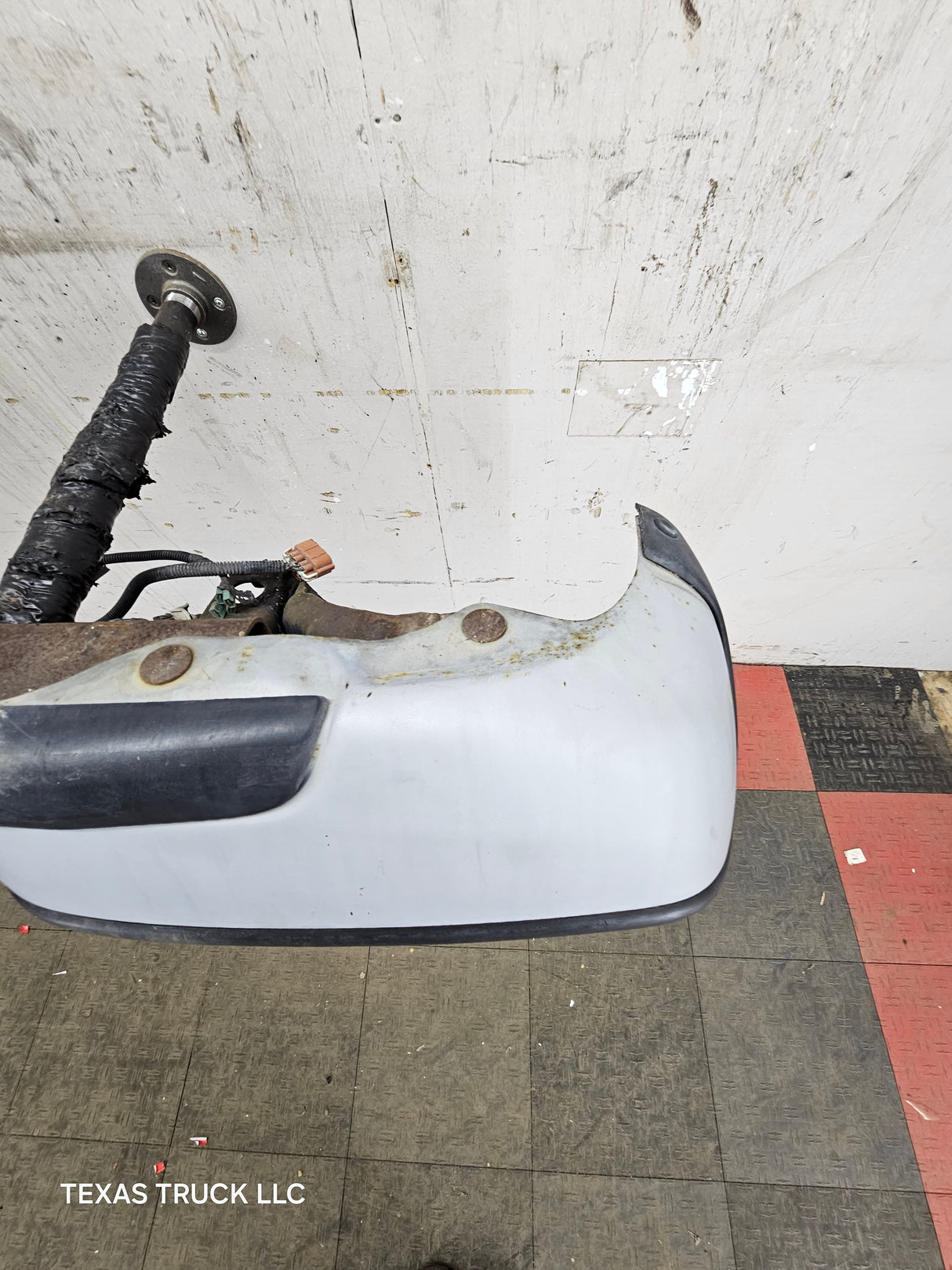 1999-2007 Chevrolet Silverado / GMC Sierra 1500 Rear Bumper