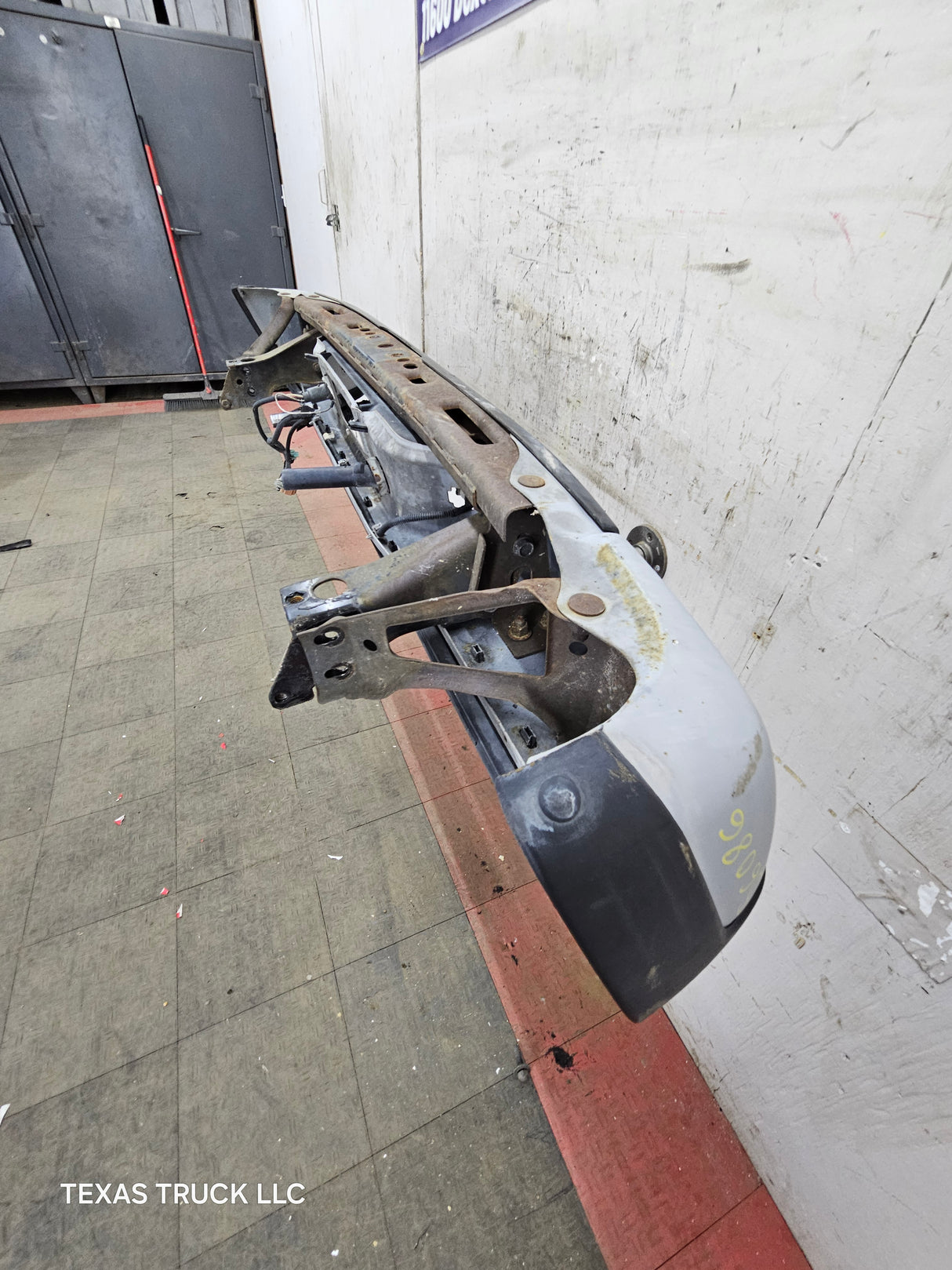 1999-2007 Chevrolet Silverado / GMC Sierra 1500 Rear Bumper