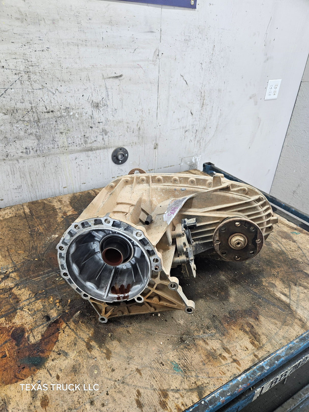 2011-2016 6.2L 6.7L Power Stroke Transfer Case slip yoke Electric Shift Ford F250 F350 F450 F550 Super Duty 198k Miles