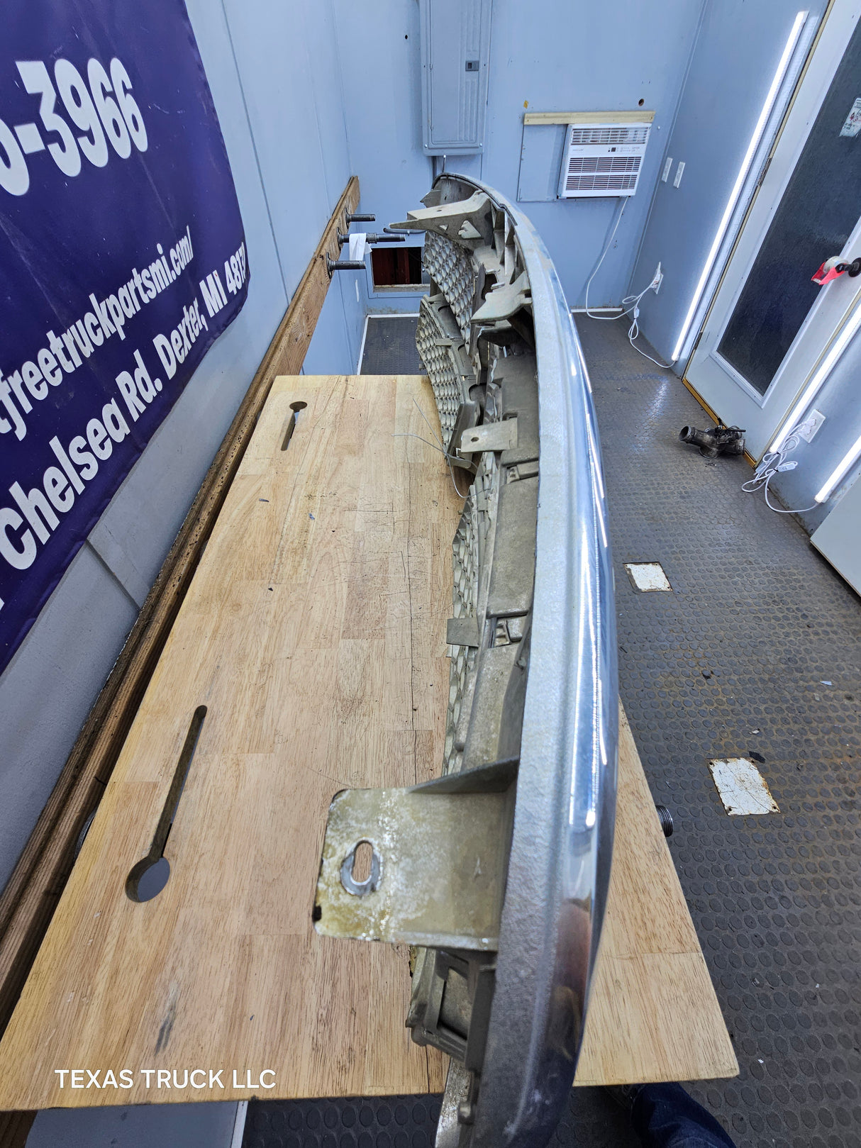 2009-2011 Dodge Ram 1500 Chrome Grill Surround