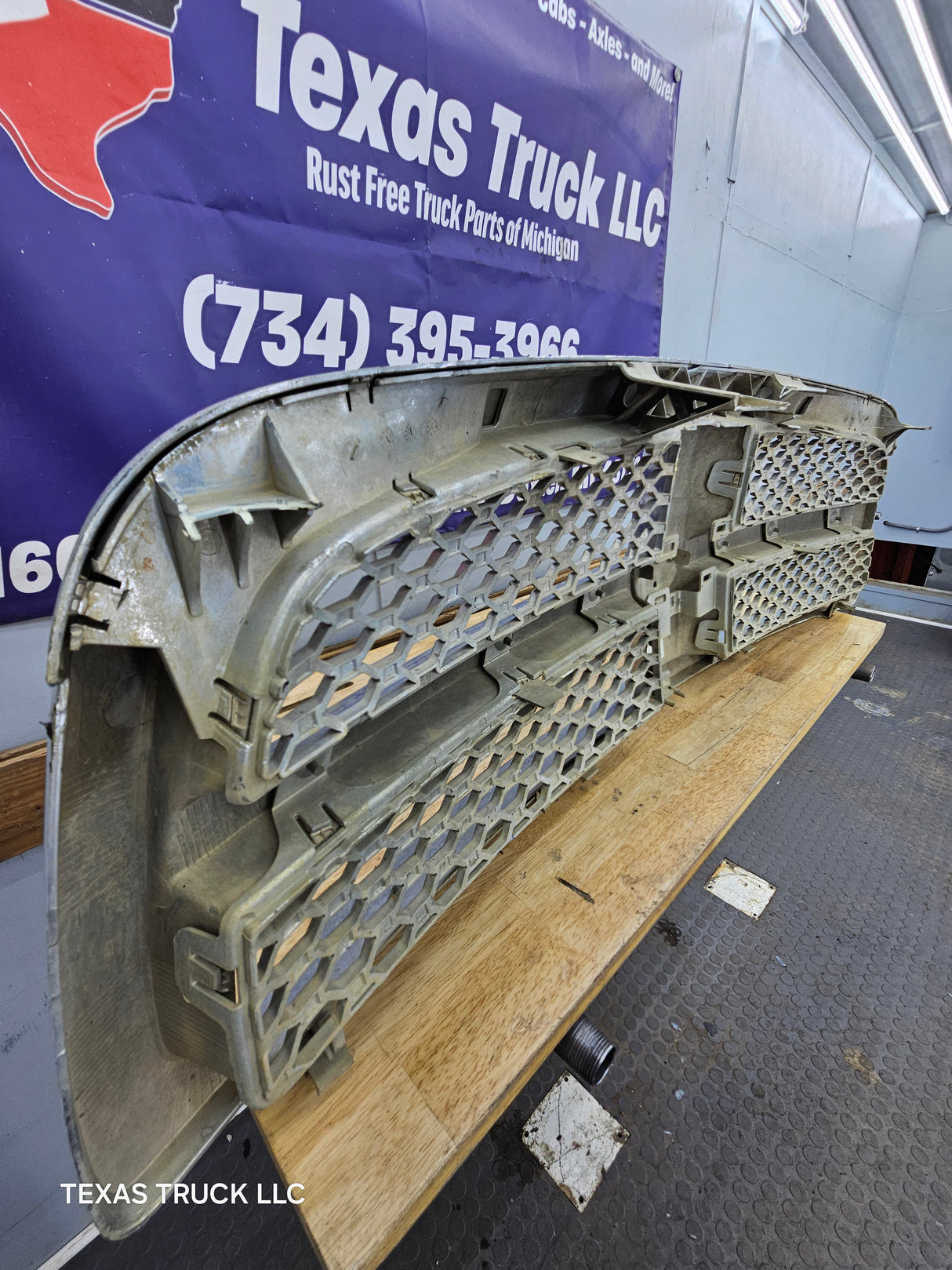 2009-2011 Dodge Ram 1500 Chrome Grill Surround