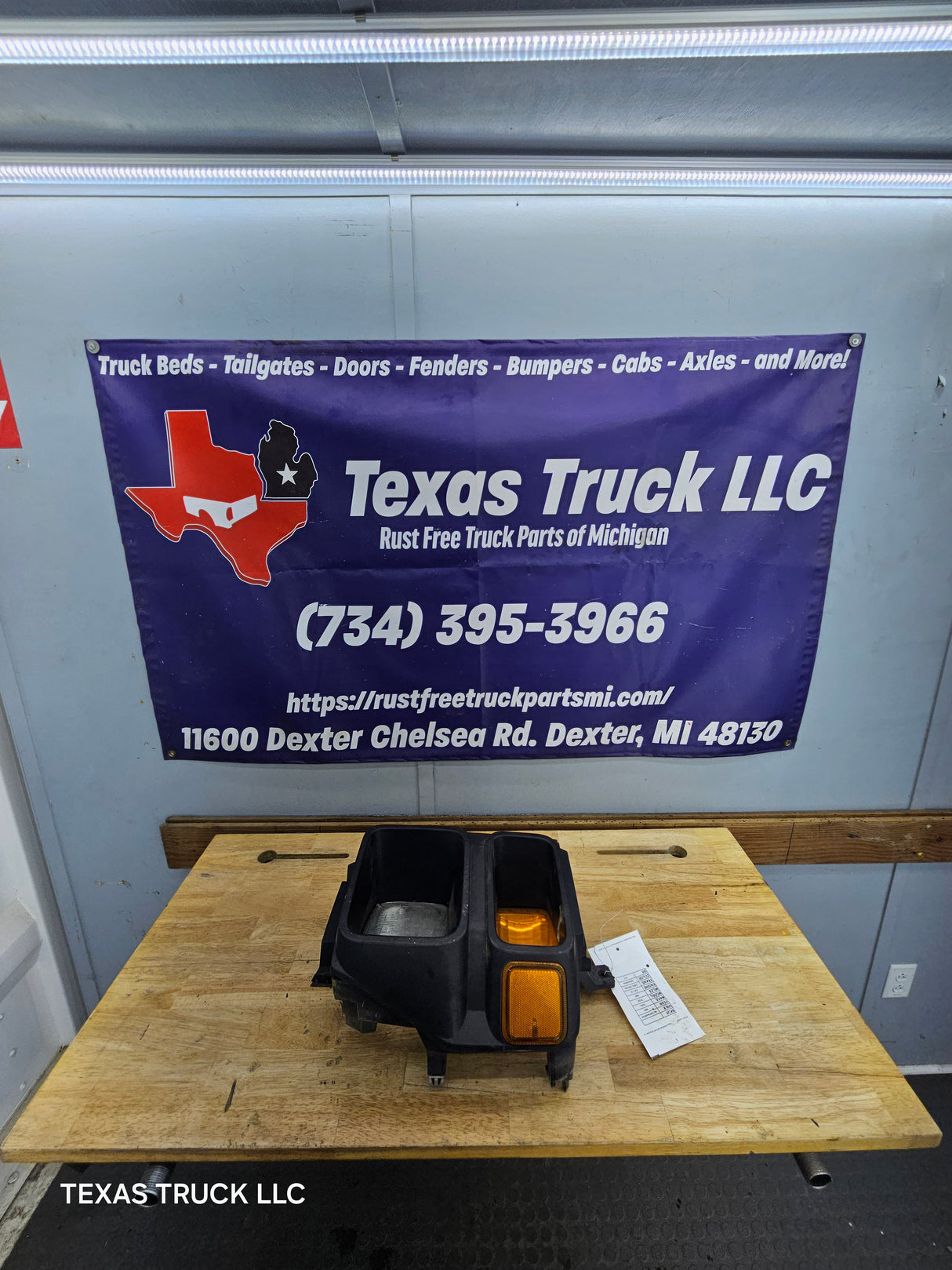 2008-2010 Ford Super Duty F250 F350 F450 F550 LH Driver Side Sealed Beam Halogen Head Light & Marker Light Bucket 7C34-13101-A