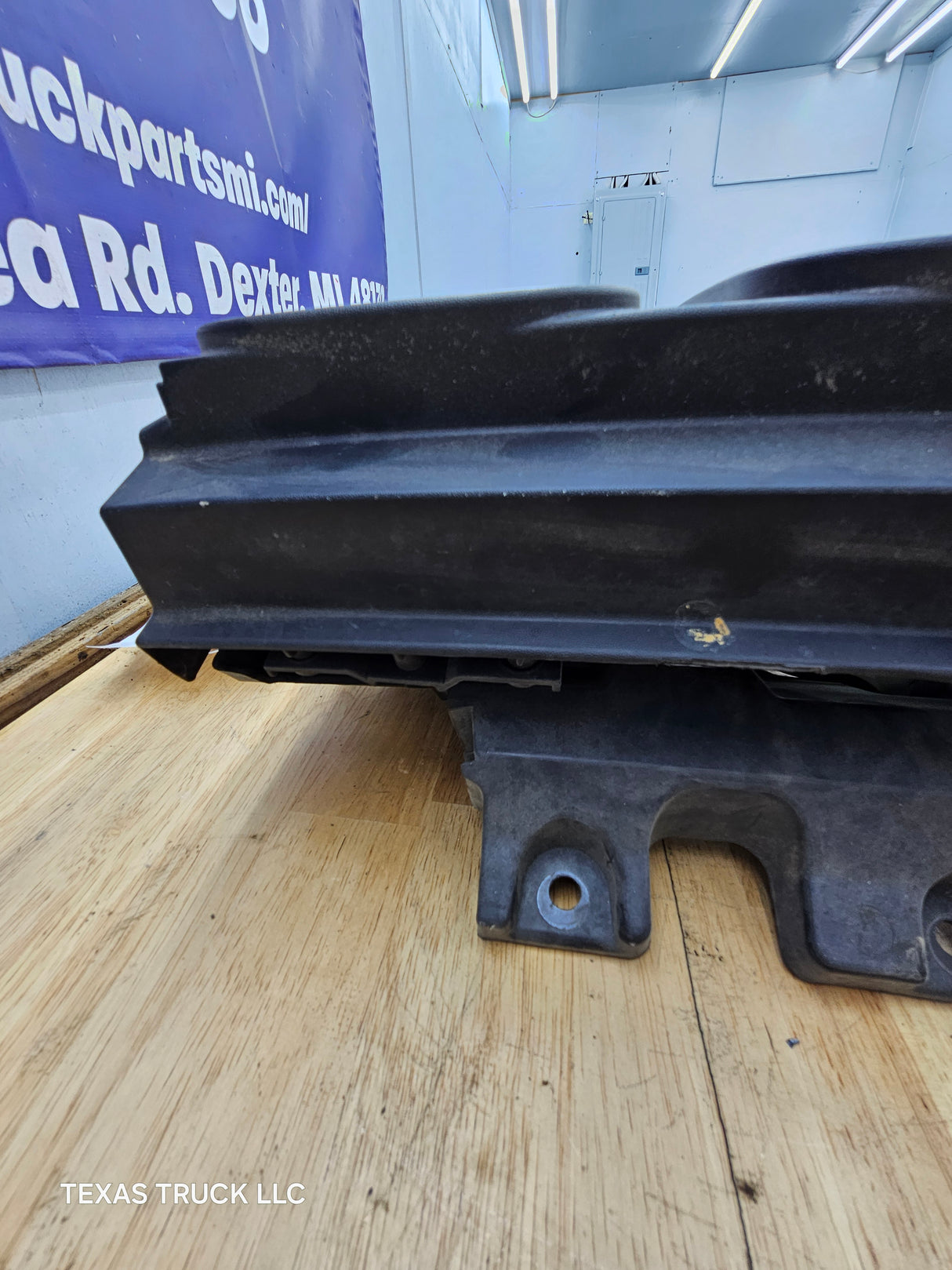 2008-2010 Ford Super Duty F250 F350 F450 F550 LH Driver Side Sealed Beam Halogen Head Light & Marker Light Bucket 7C34-13101-A