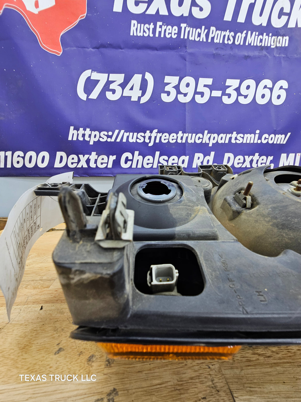 2008-2010 Ford Super Duty F250 F350 F450 F550 LH Driver Side Sealed Beam Halogen Head Light & Marker Light Bucket 7C34-13101-A