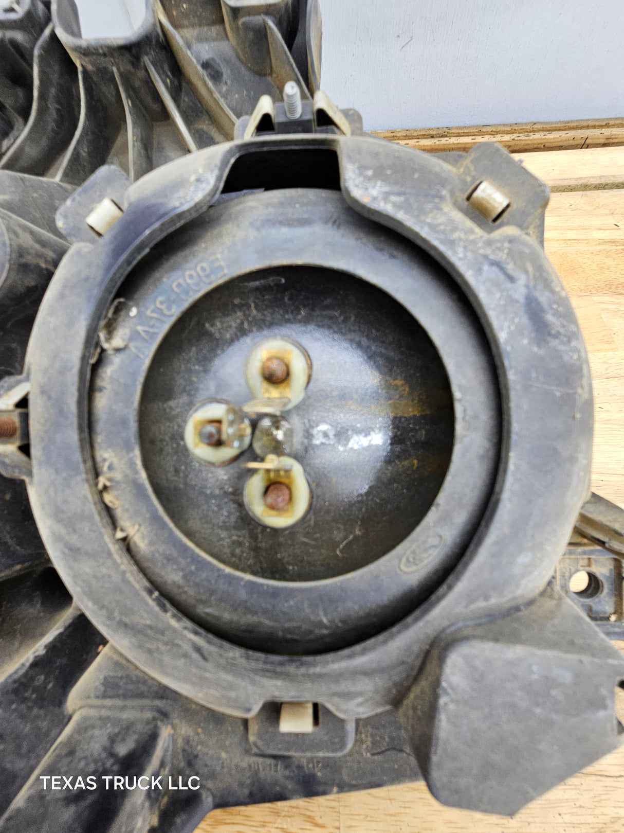 2008-2010 Ford Super Duty F250 F350 F450 F550 LH Driver Side Sealed Beam Halogen Head Light & Marker Light Bucket 7C34-13101-A