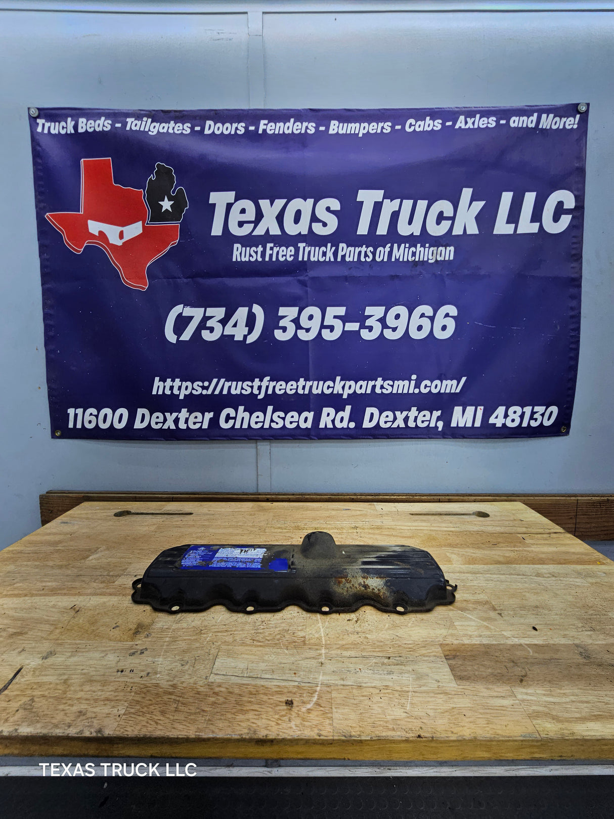 2003-2004.5 "Early" Ford 6.0L Power Stroke Passenger Side Valve Cover 1858581C1