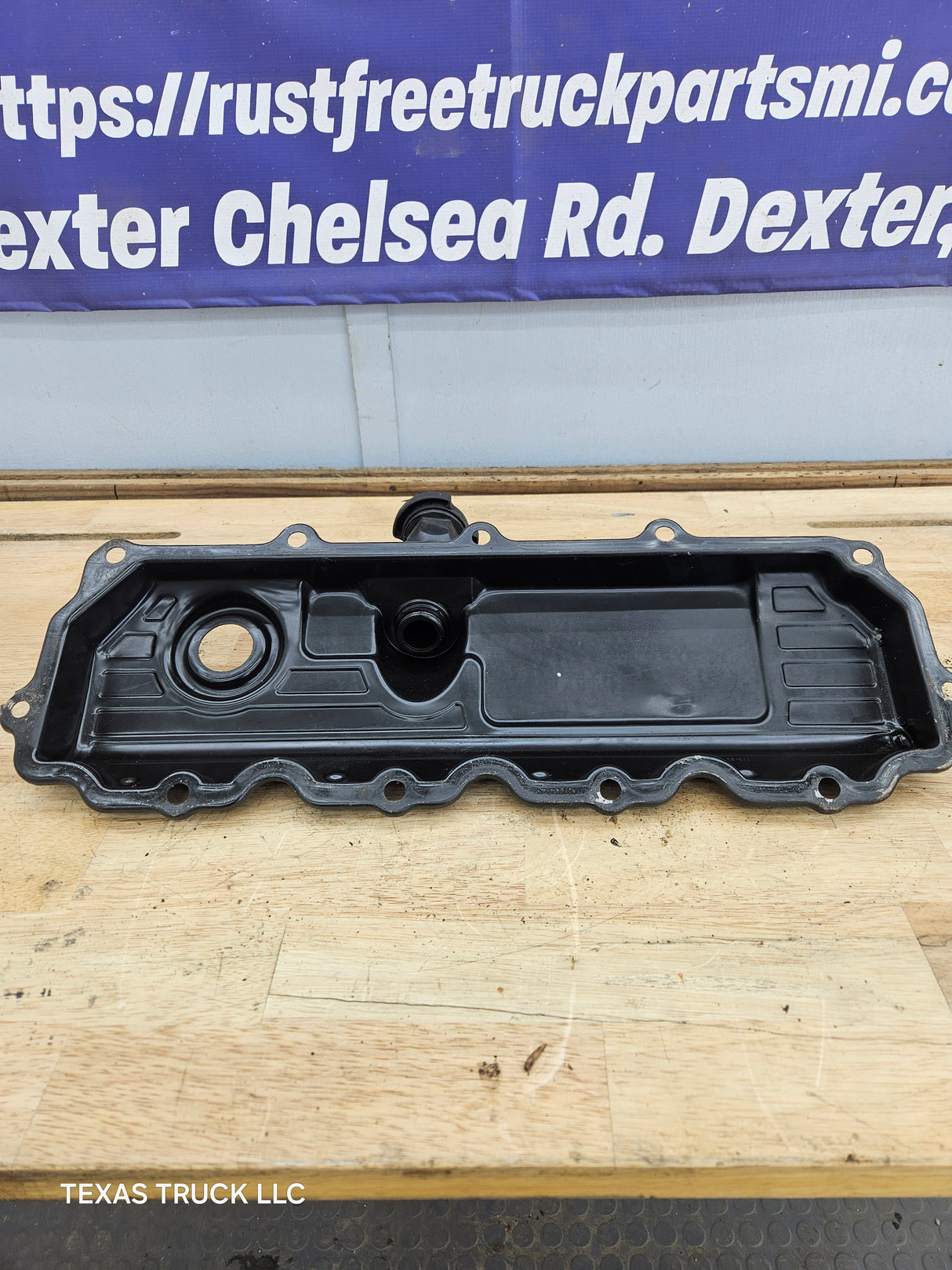 2004.5-2007 Ford 6.0L Power Stroke Passenger Side Valve Cover 1858581C1