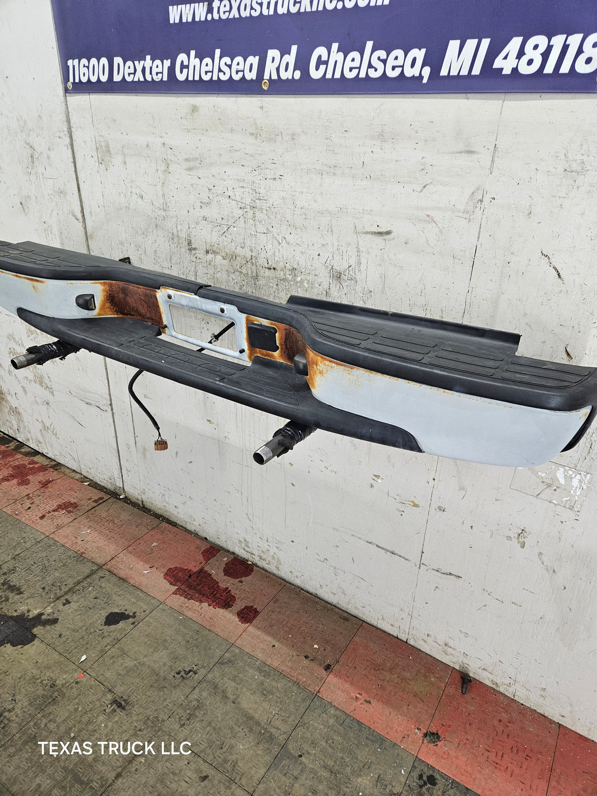 1999-2007 Chevrolet Silverado / GMC Sierra 2500 3500 HD Rear Bumper Painted