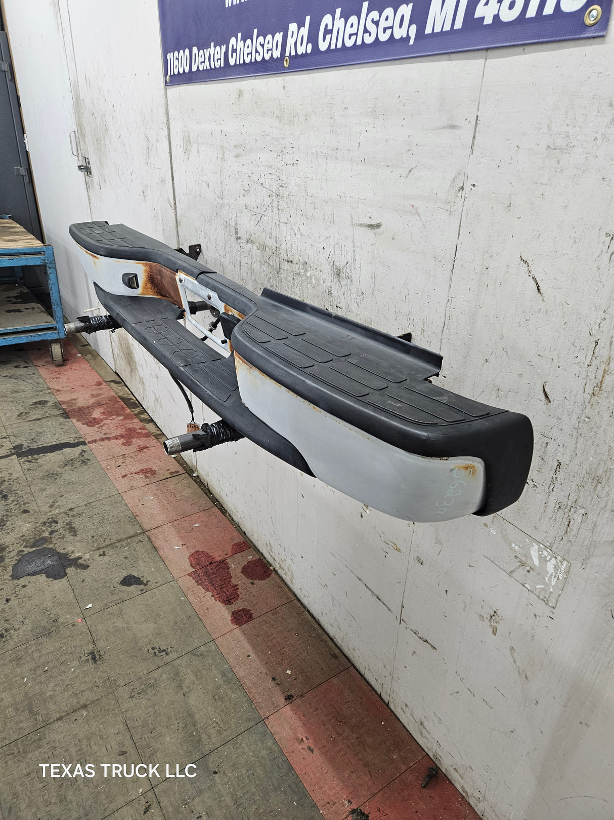 1999-2007 Chevrolet Silverado / GMC Sierra 2500 3500 HD Rear Bumper Painted